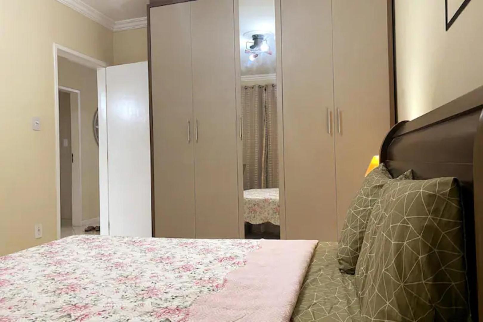 Top Ap 3 Qts, todos com Ar Cond e TV, a 3 Qd da orla Sua família sem aperto Não sofra férias, desfrute-as