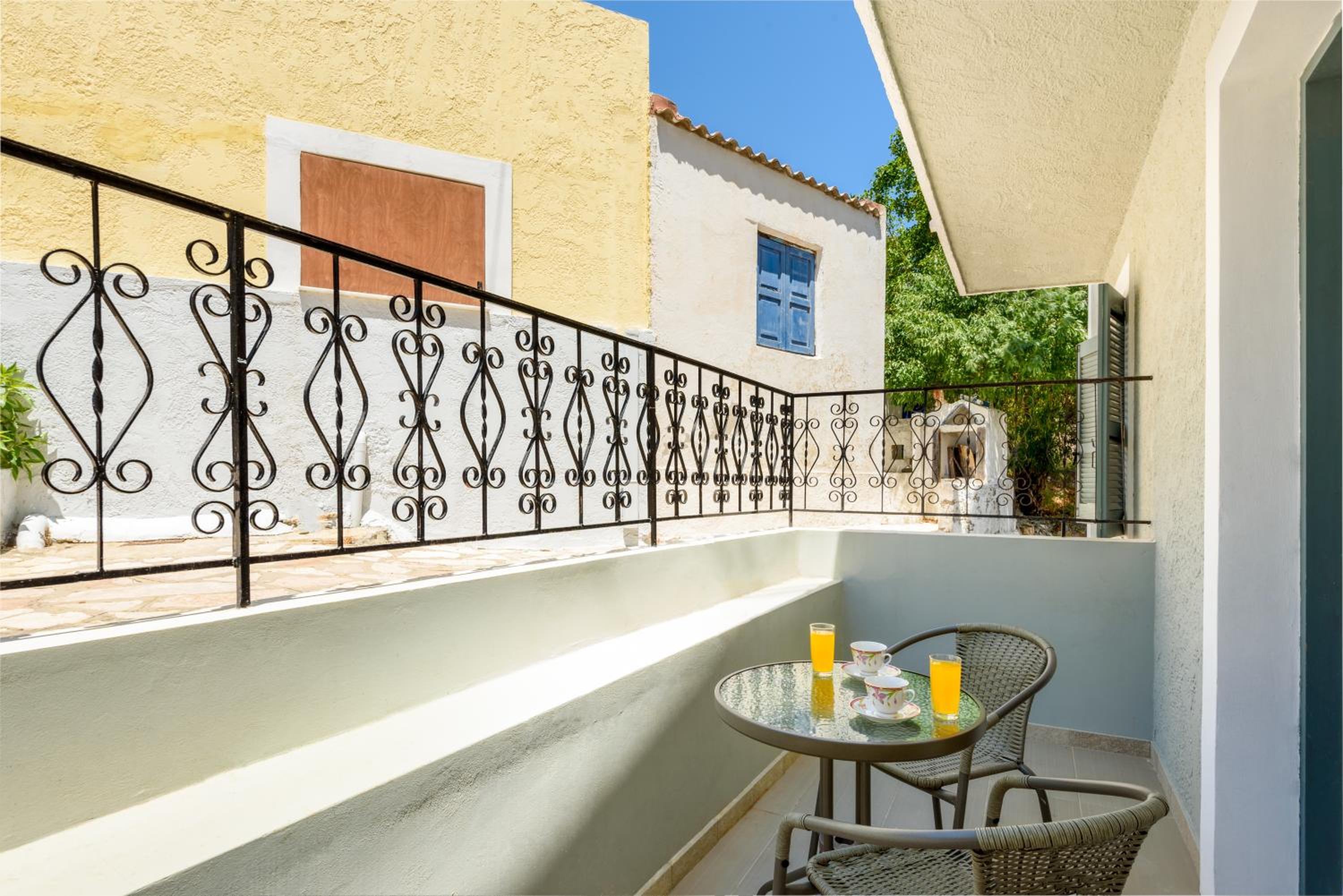 FOURLANOU HOUSE