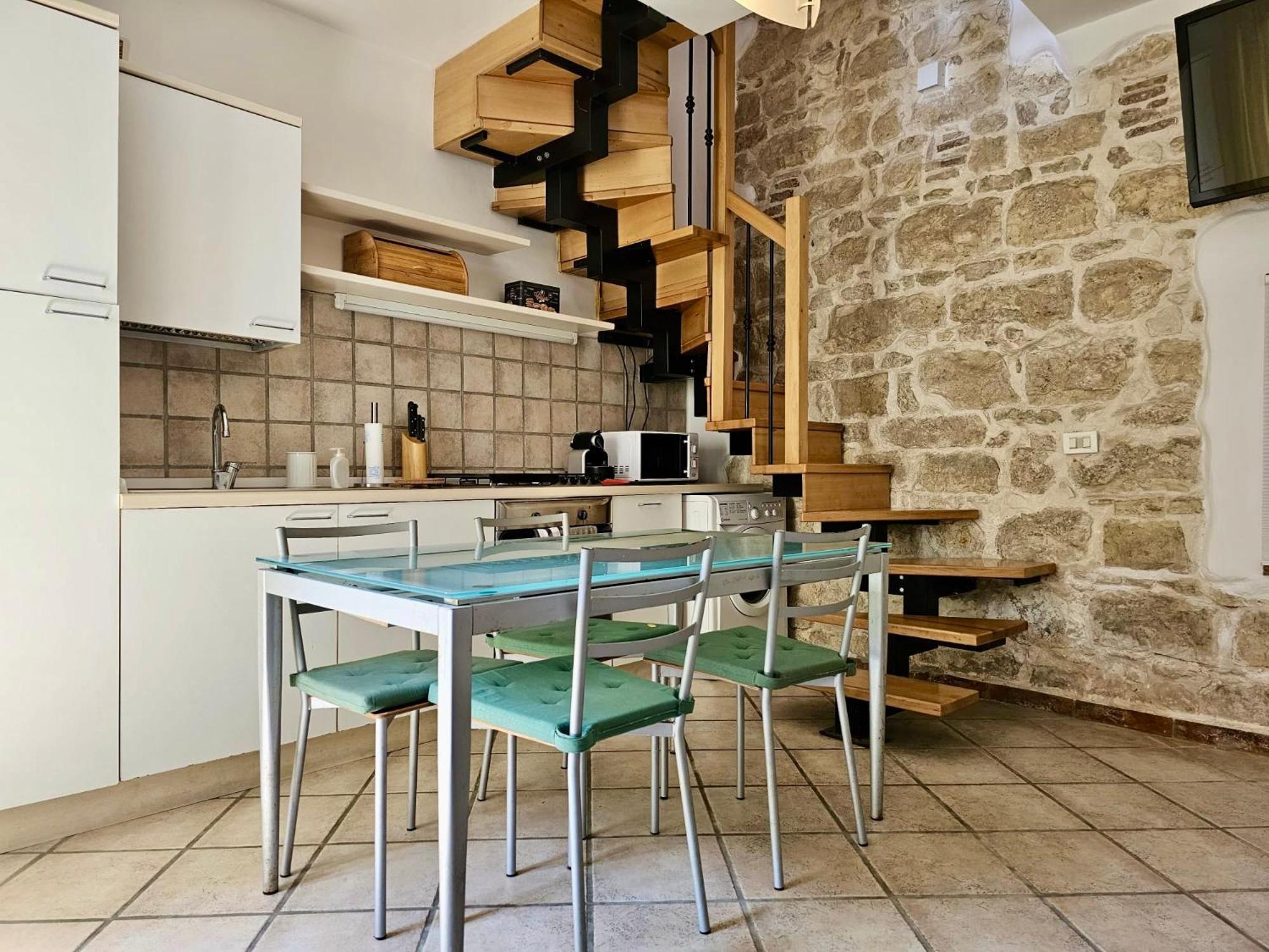 N266 - Numana, deliziosa casa in centro storico view 2