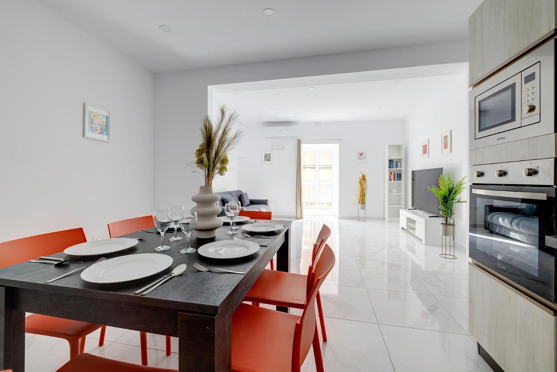 Modern Family Holiday Retreat in Gzira