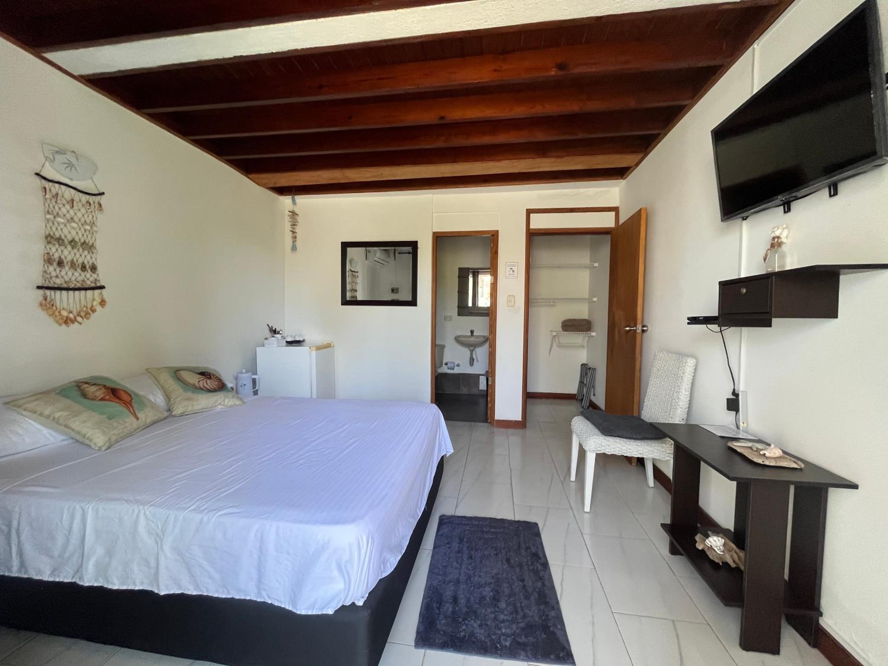 habitación privada con jardín cerca a la playa