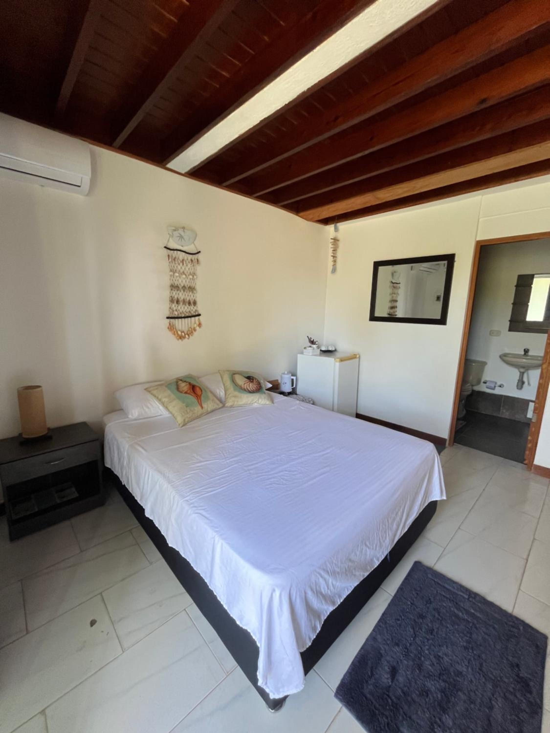 habitación privada con jardín cerca a la playa