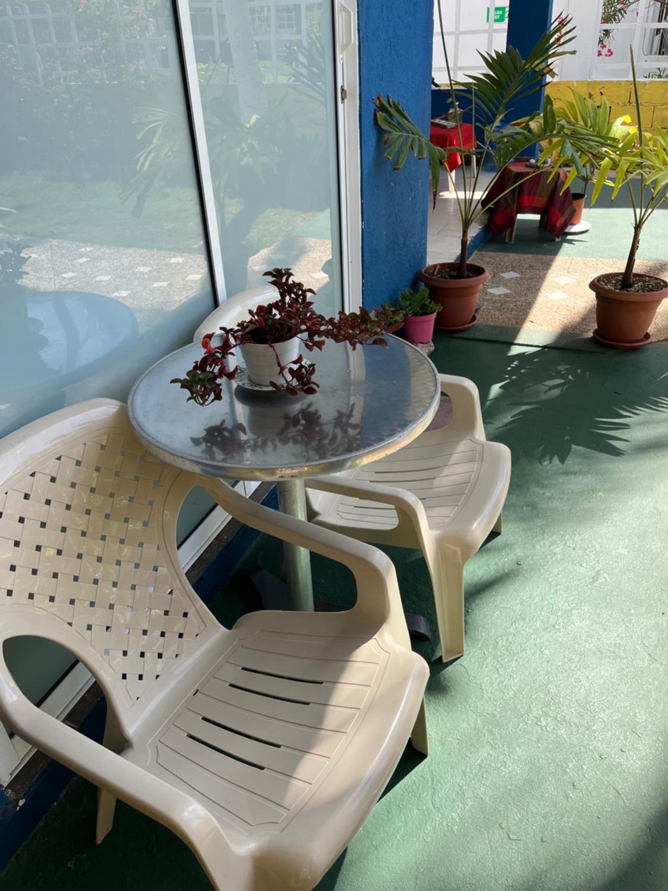 habitación privada con jardín cerca a la playa