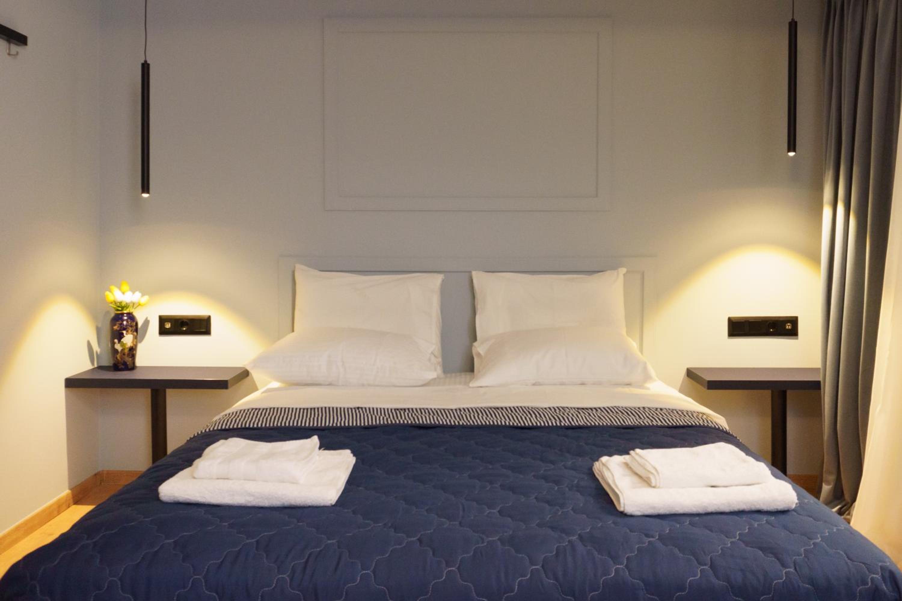 Sani Deluxe Suites Home- Monastiraki Square - Brand New Home