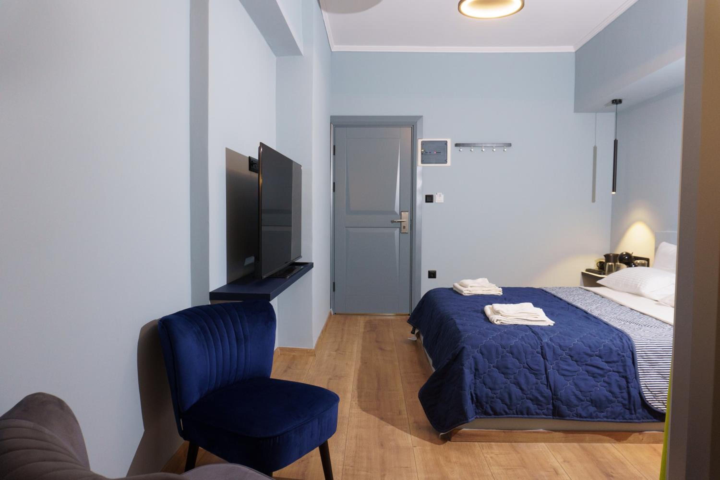 Sani Deluxe Suites Home- Monastiraki Square - Brand New Home