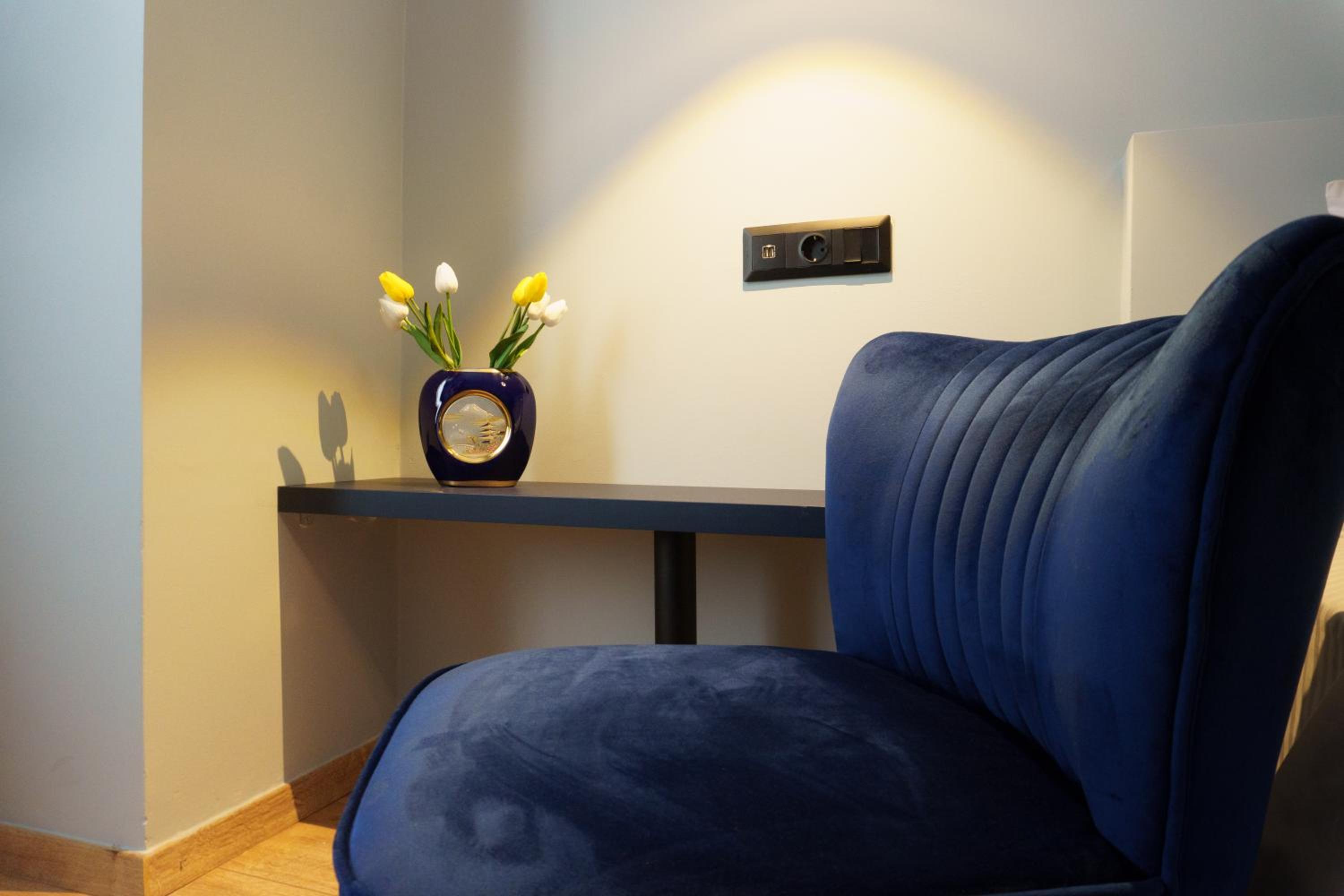 Sani Deluxe Suites Home- Monastiraki Square - Brand New Home