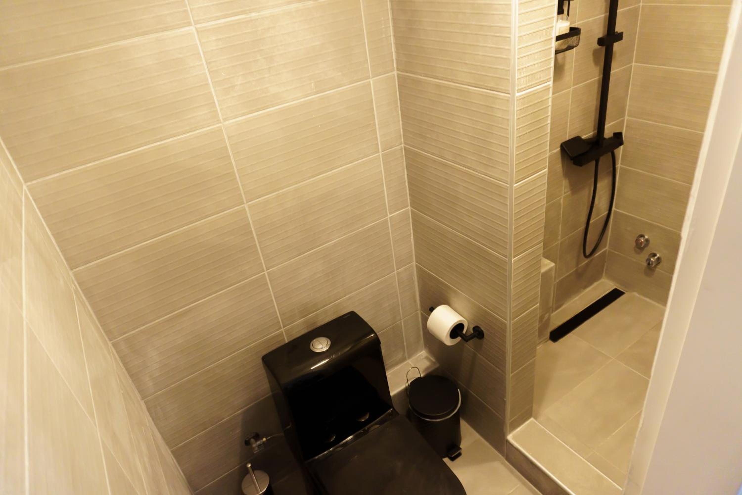 Sani Deluxe Suites Home- Monastiraki Square - Brand New Home