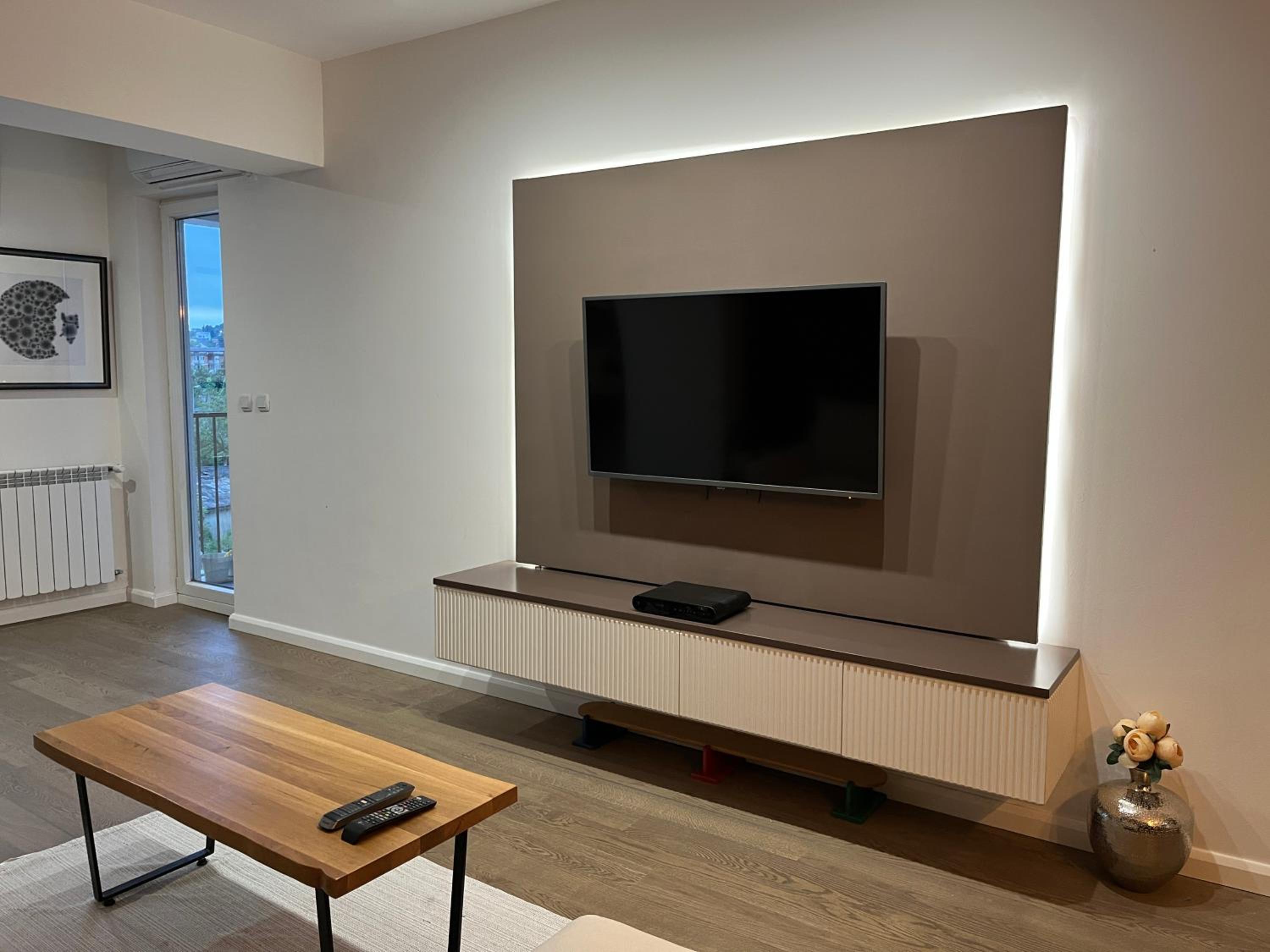 Iris Apartment