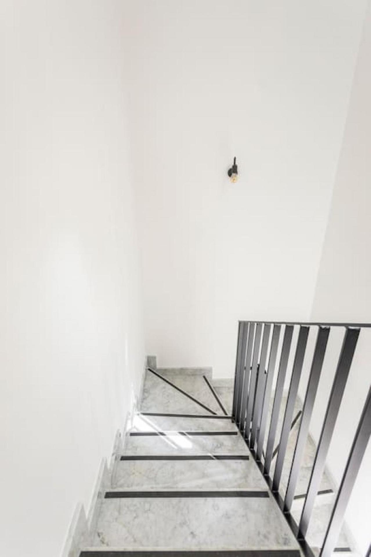 The Valley Room 7 condo with parking on premises photo 3