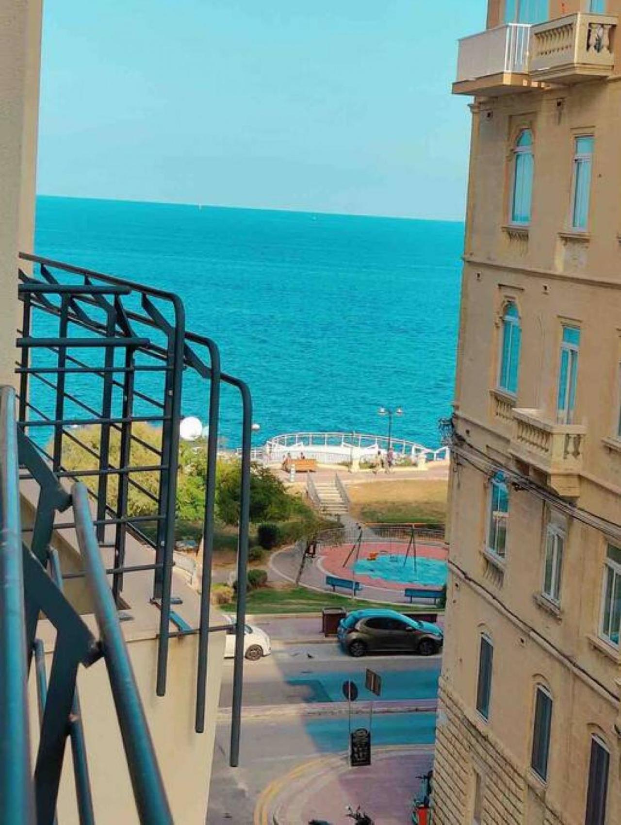 Seaview apartment Sliema view 4