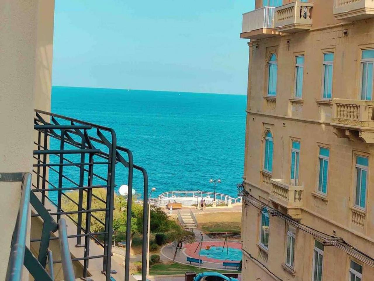 Seaview apartment Sliema view 5