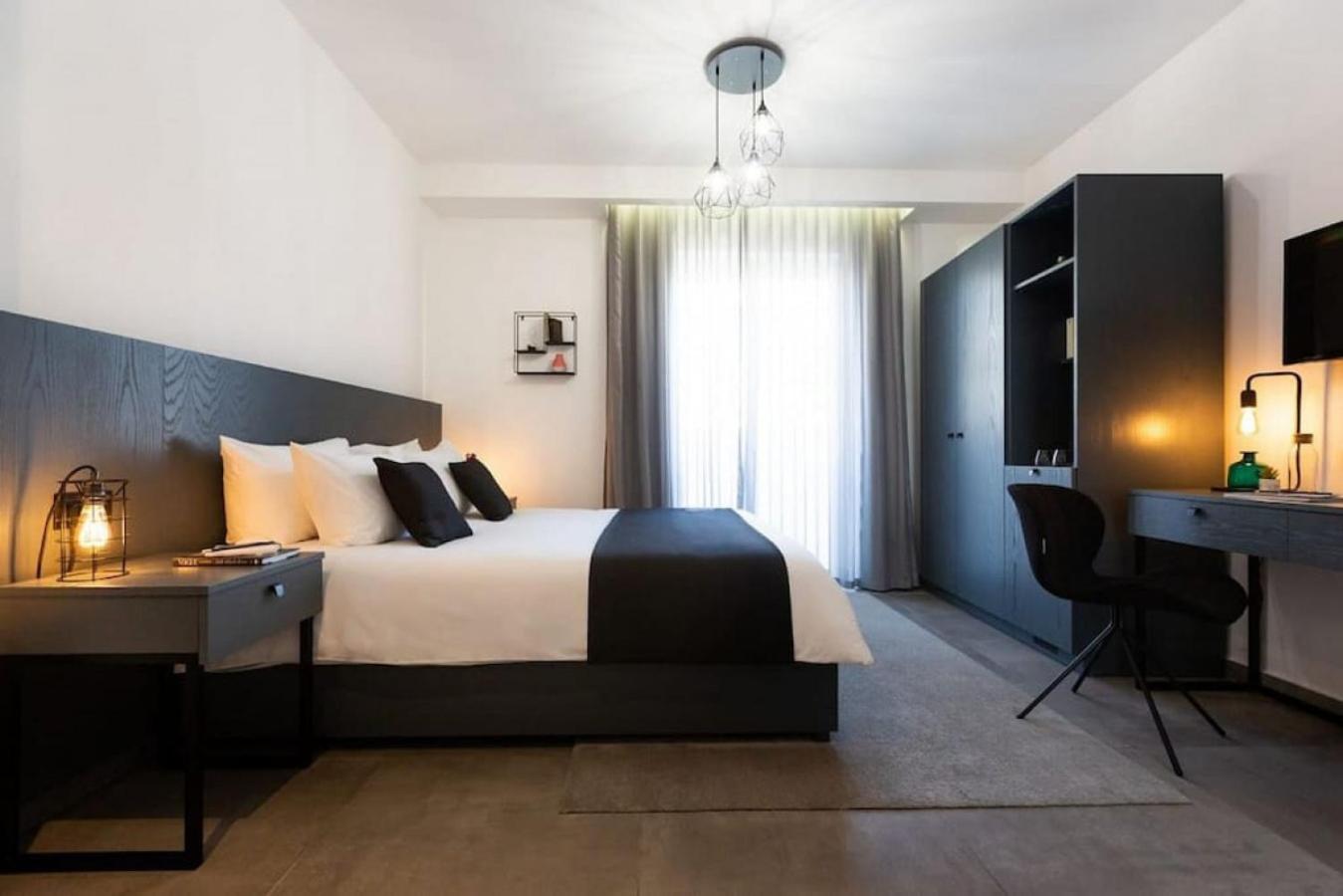 The Valley Room 8 condo with parking on premises photo 3