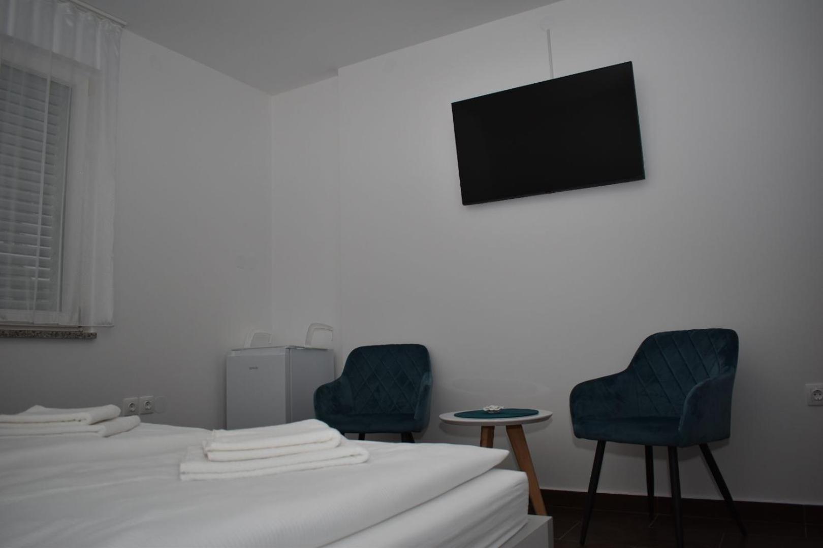 Villa Rosa Rooms view 3
