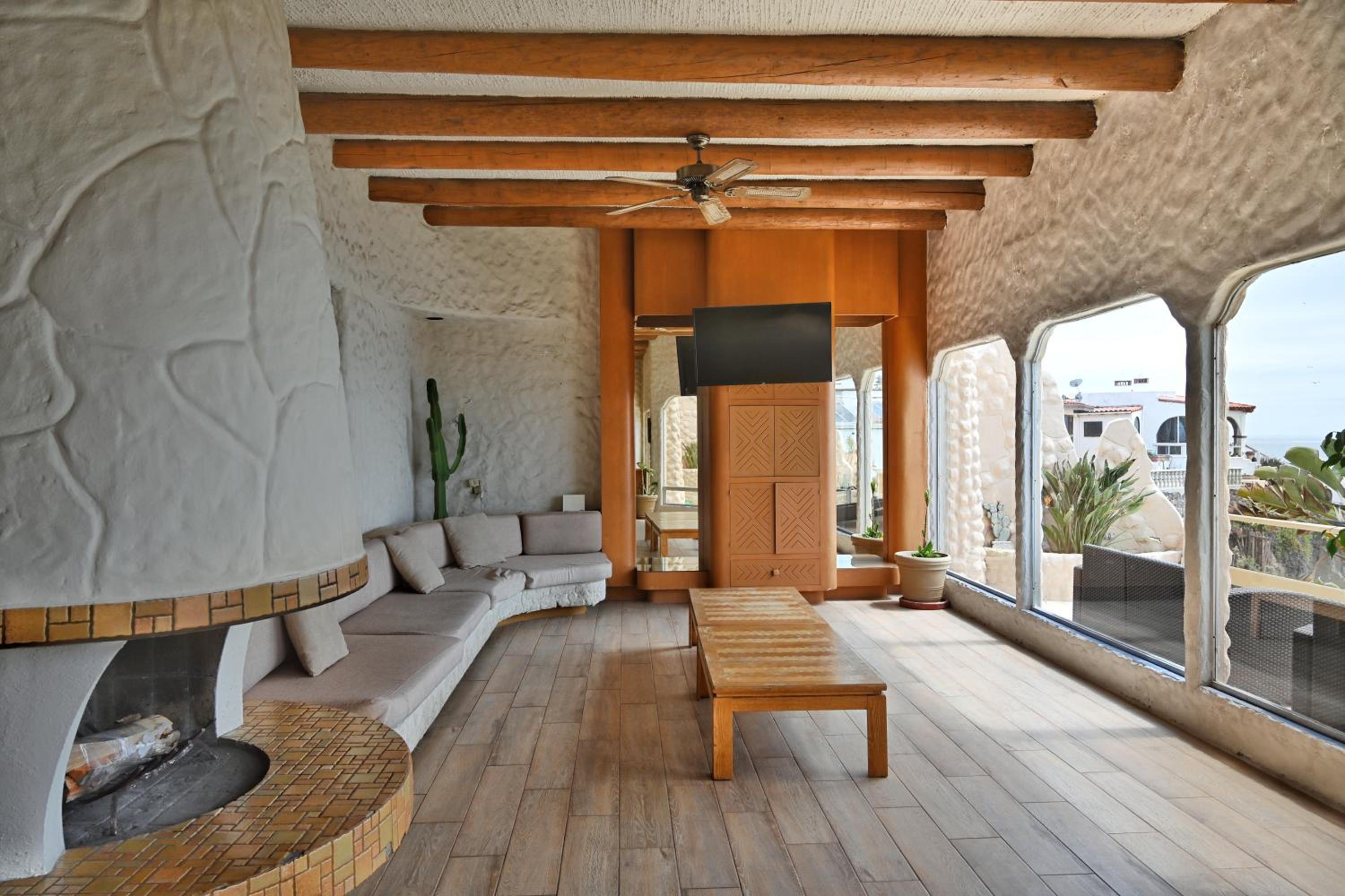 Beach House Ocean View view 4