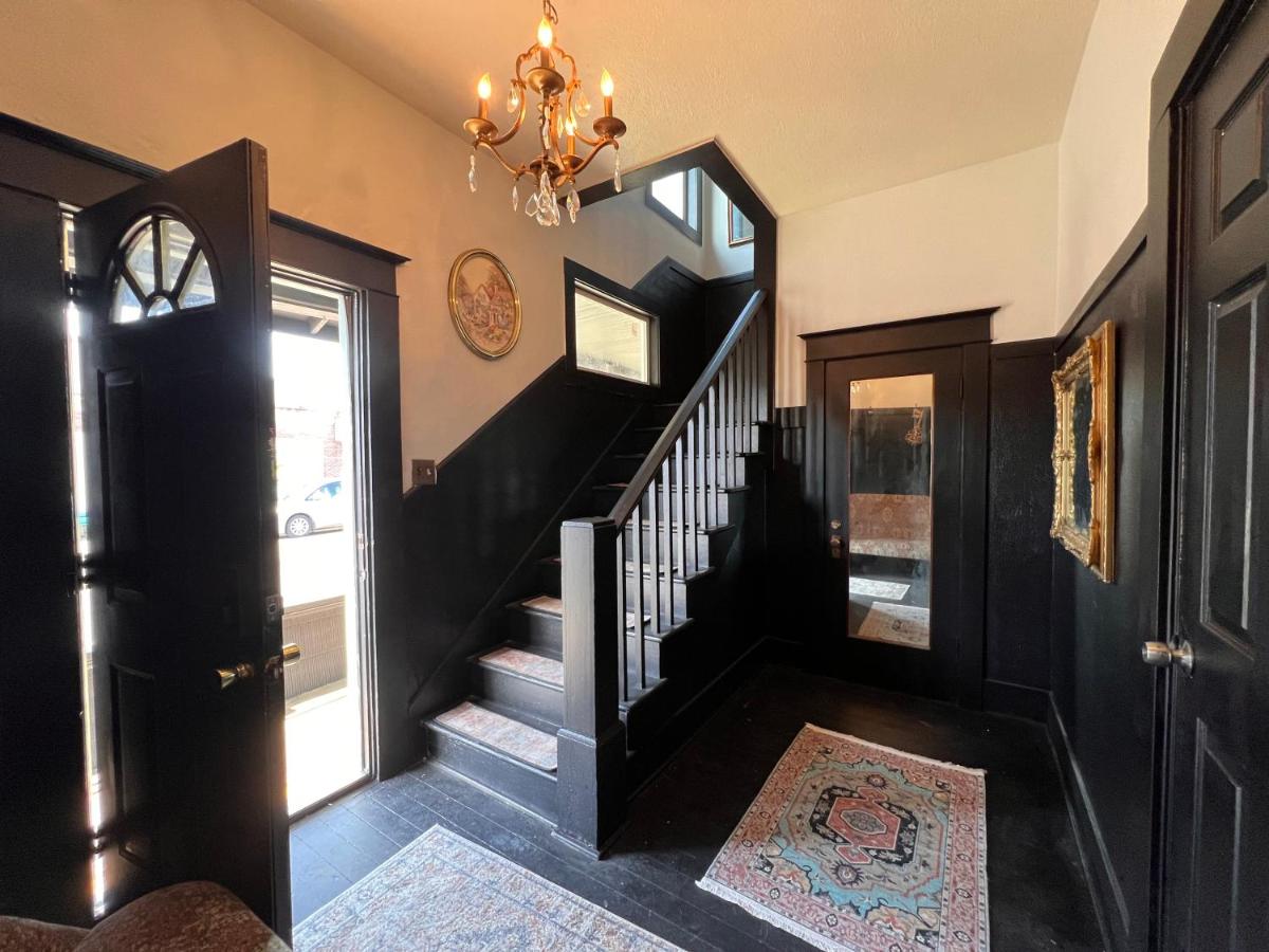 Pioneer Heritage Apt 2 Downtown Rridgefield view 5