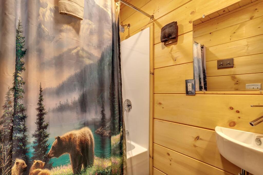 Teddy Bear Cabin view 4