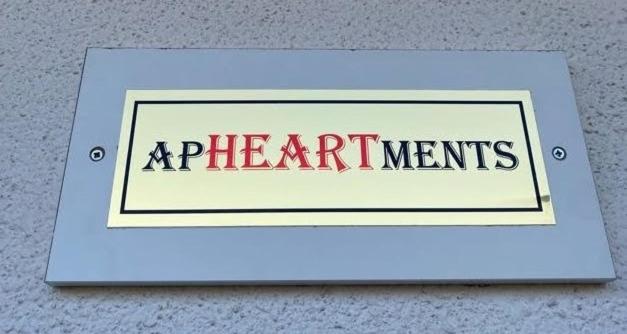 ApHEARTments