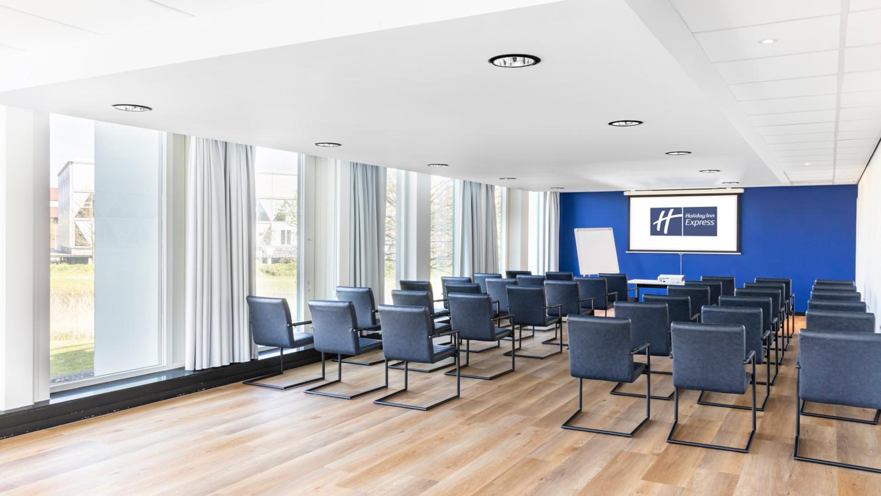 Utrecht Vacations - Holiday Inn Express Utrecht - Papendorp, an IHG Hotel - Property Image 4