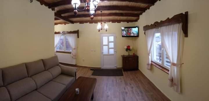 Casa Caprioara