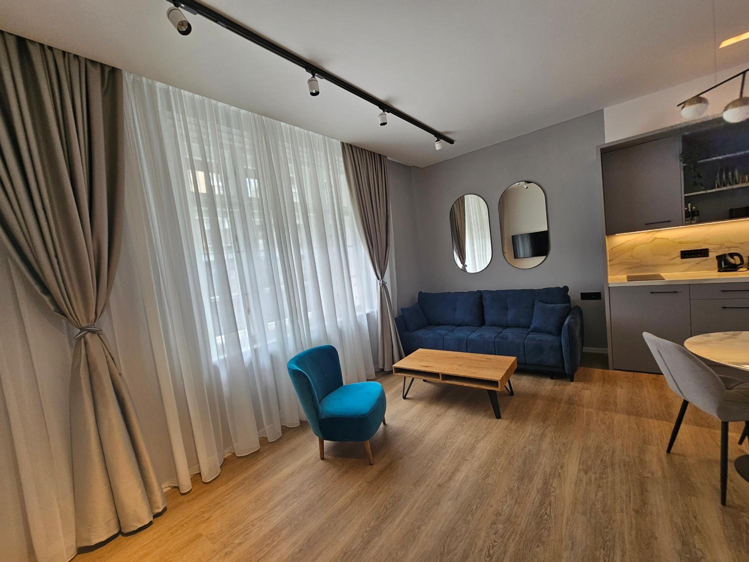 City Nest Modern & Cozy Suites
