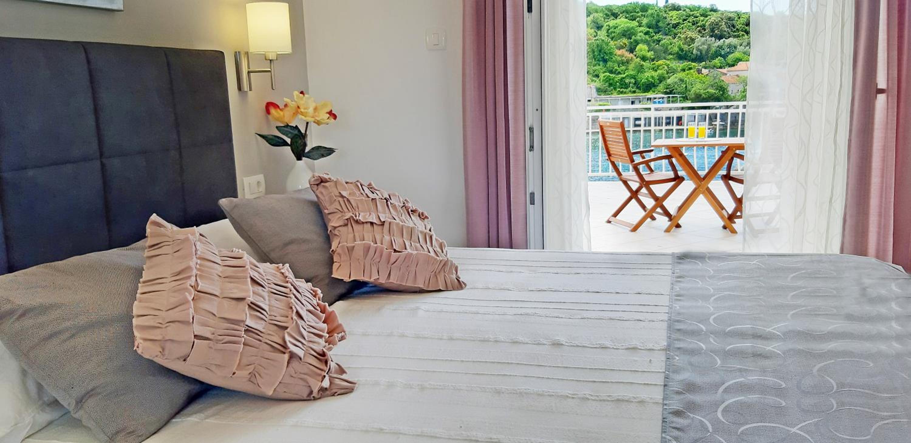 Villa Ana Apartments