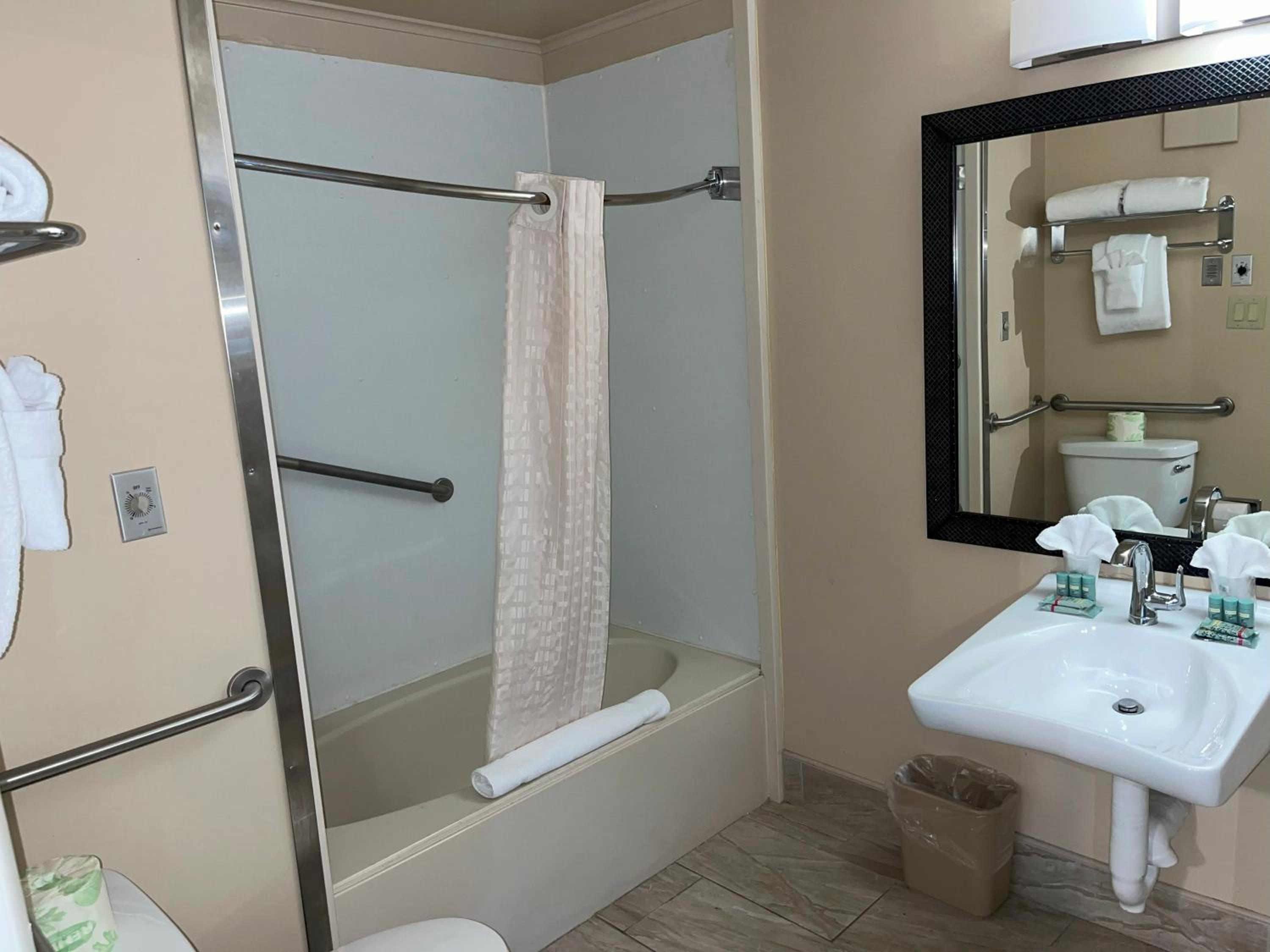 New Englander Inn Bennington