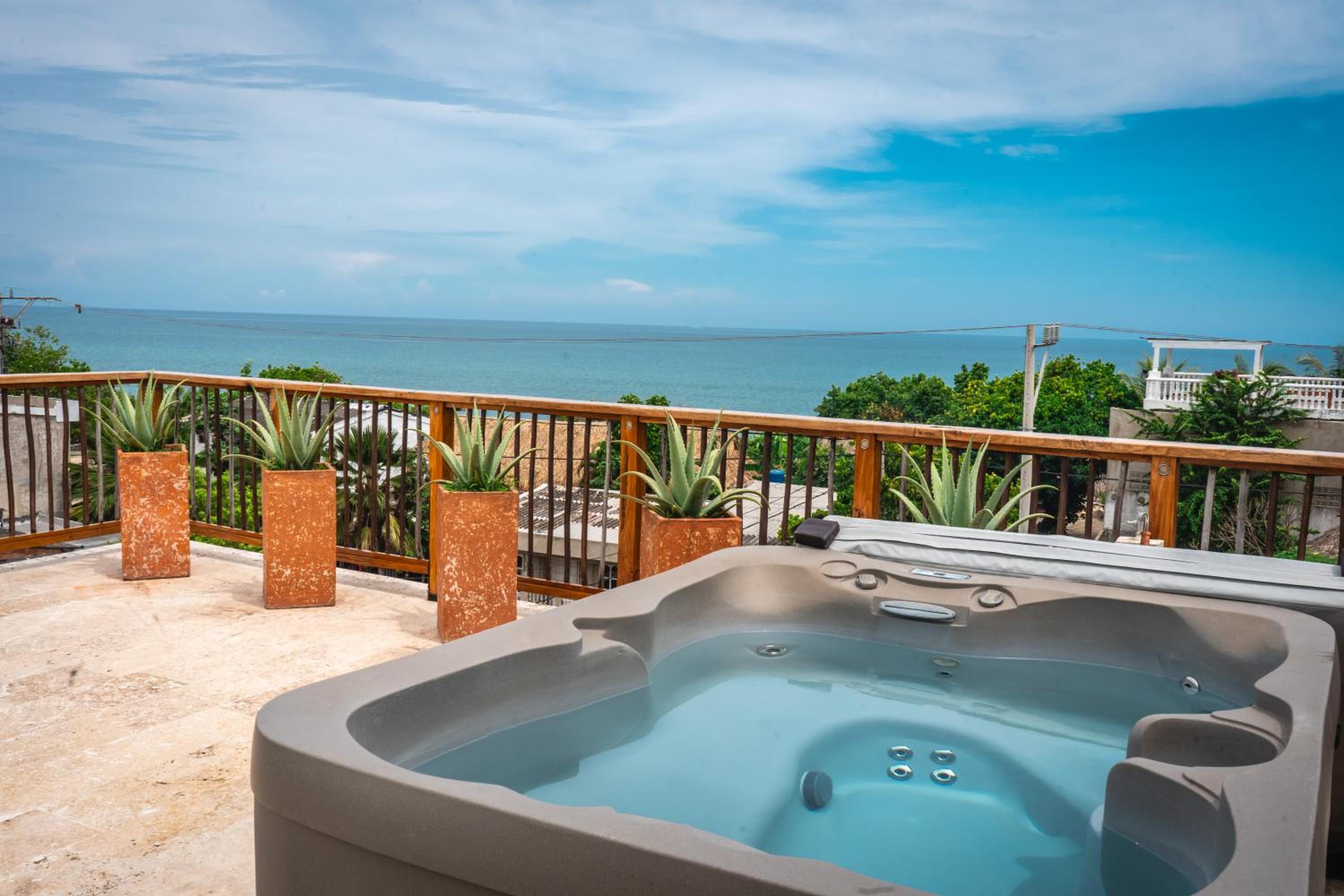 Casa Mangle, Jacuzzi + Piscina privada. 25 mts del Mar