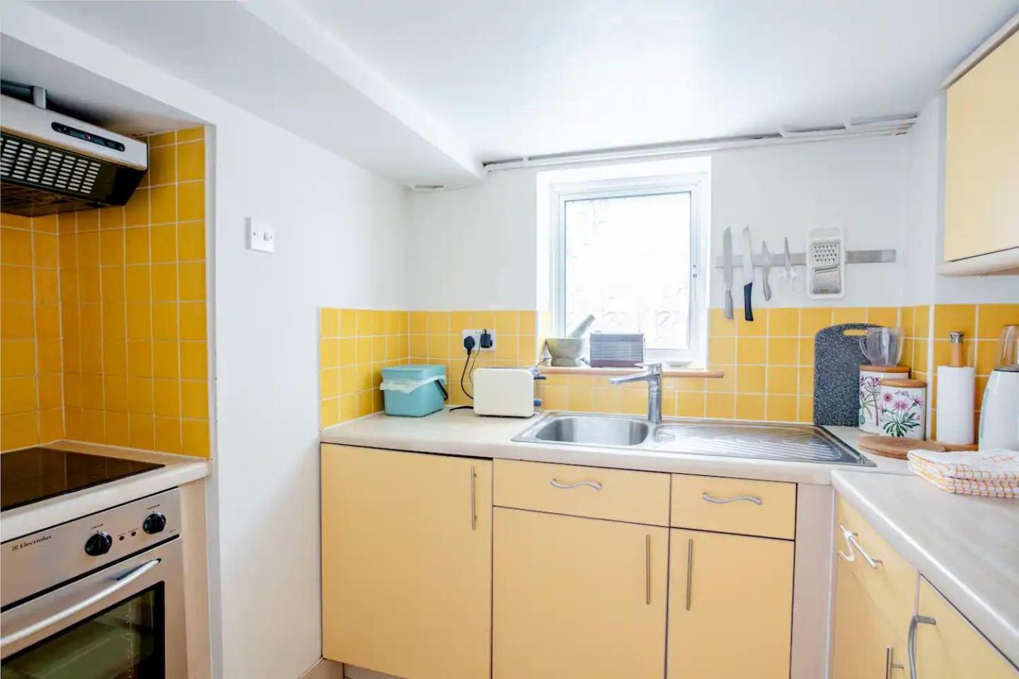 Garden flat on leafy Cator Estate in Blackheath