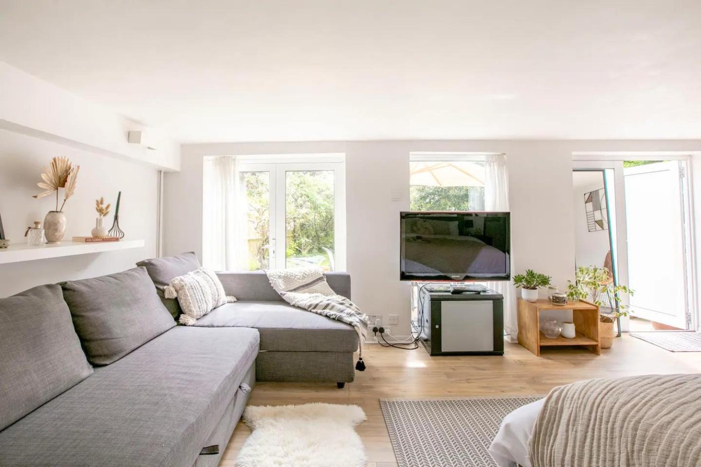 Garden flat on leafy Cator Estate in Blackheath