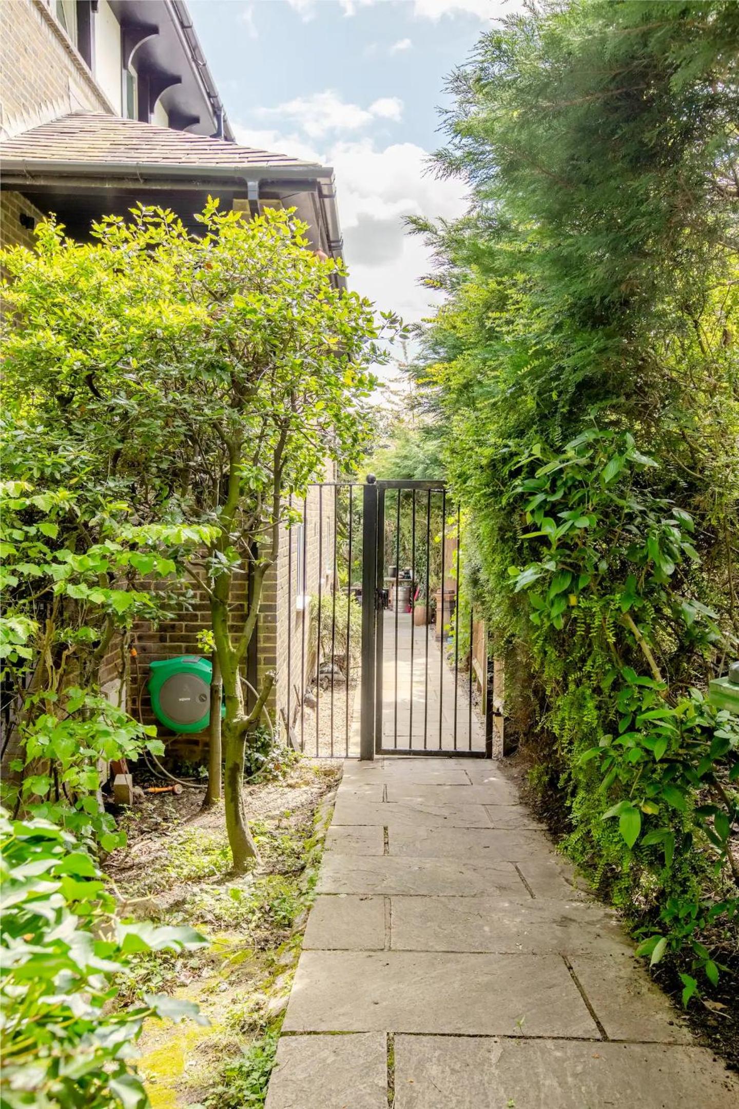 Garden flat on leafy Cator Estate in Blackheath