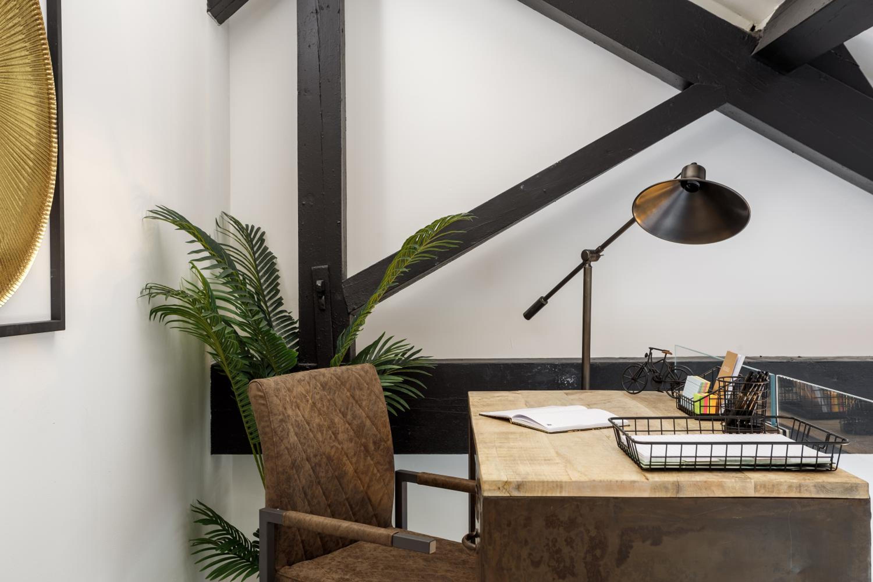 Bradford Vacations - Stunning Designer Penthouse - 85'' Cinema TV! - Property Image 12