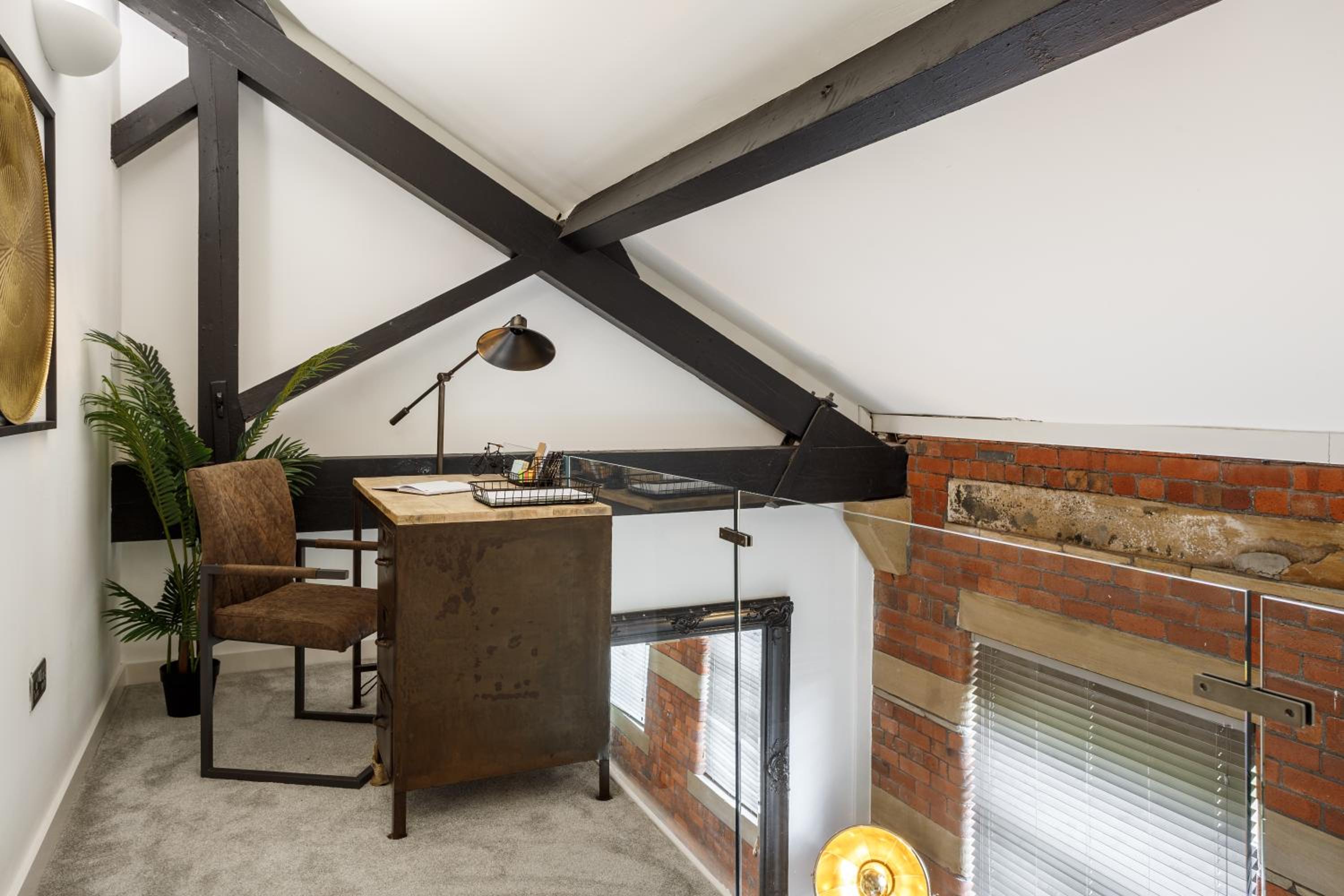 Bradford Vacations - Stunning Designer Penthouse - 85'' Cinema TV! - Property Image 9