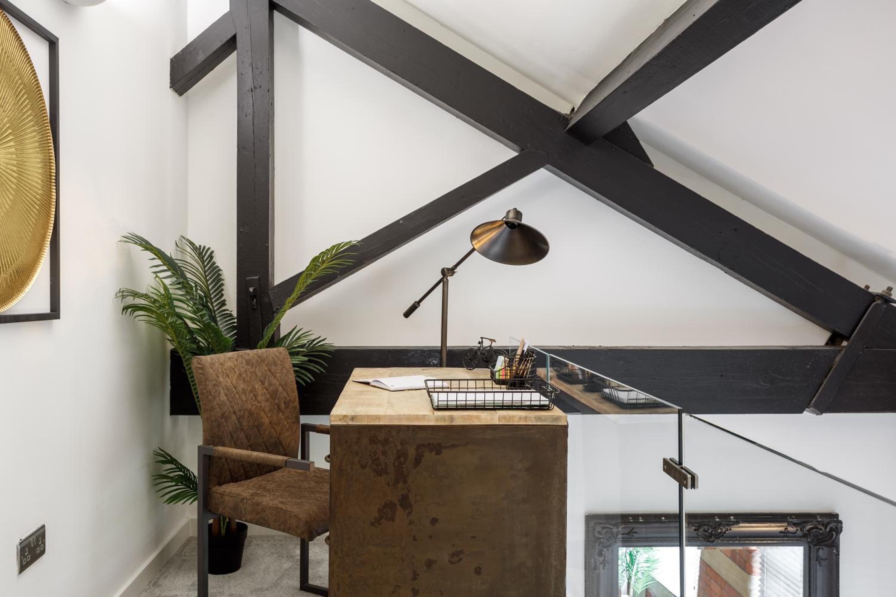 Bradford Vacations - Stunning Designer Penthouse - 85'' Cinema TV! - Property Image 30