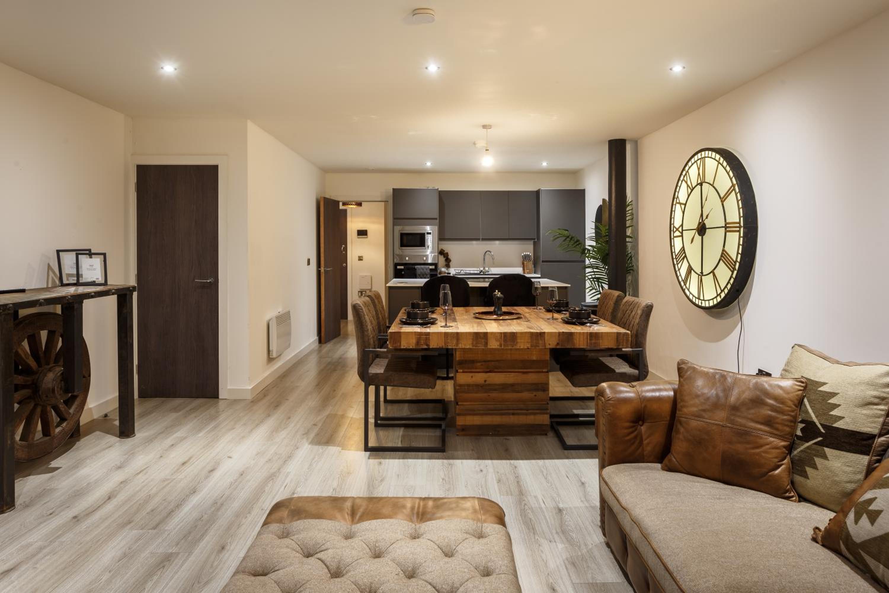 Bradford Vacations - Stunning Designer Penthouse - 85'' Cinema TV! - Property Image 19