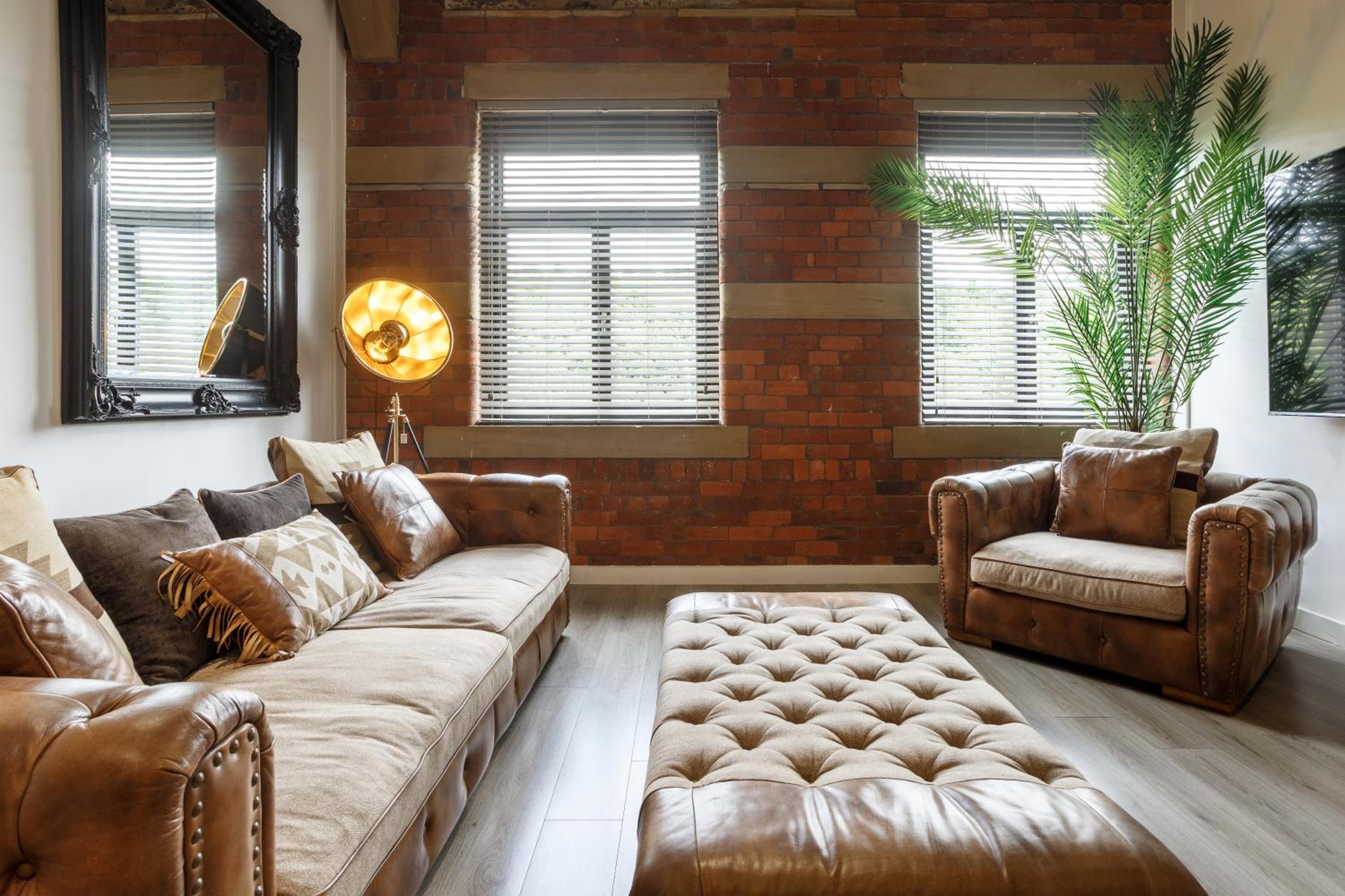 Bradford Vacations - Stunning Designer Penthouse - 85'' Cinema TV! - Property Image 32