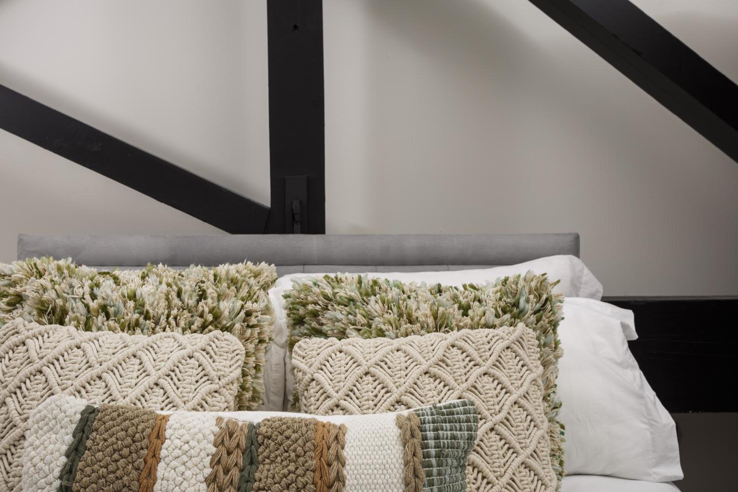 Bradford Vacations - Stunning Designer Penthouse - 85'' Cinema TV! - Property Image 23