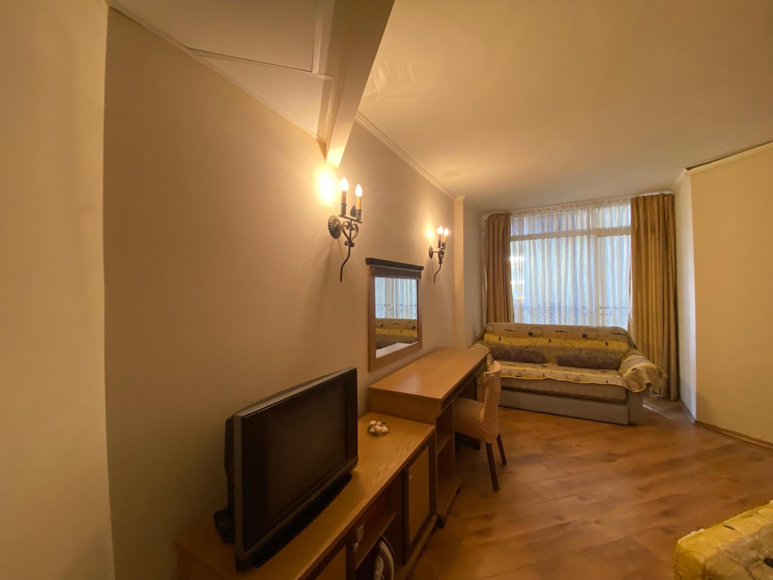 ATRIUM 402 Elenite One Bedroom Apartment