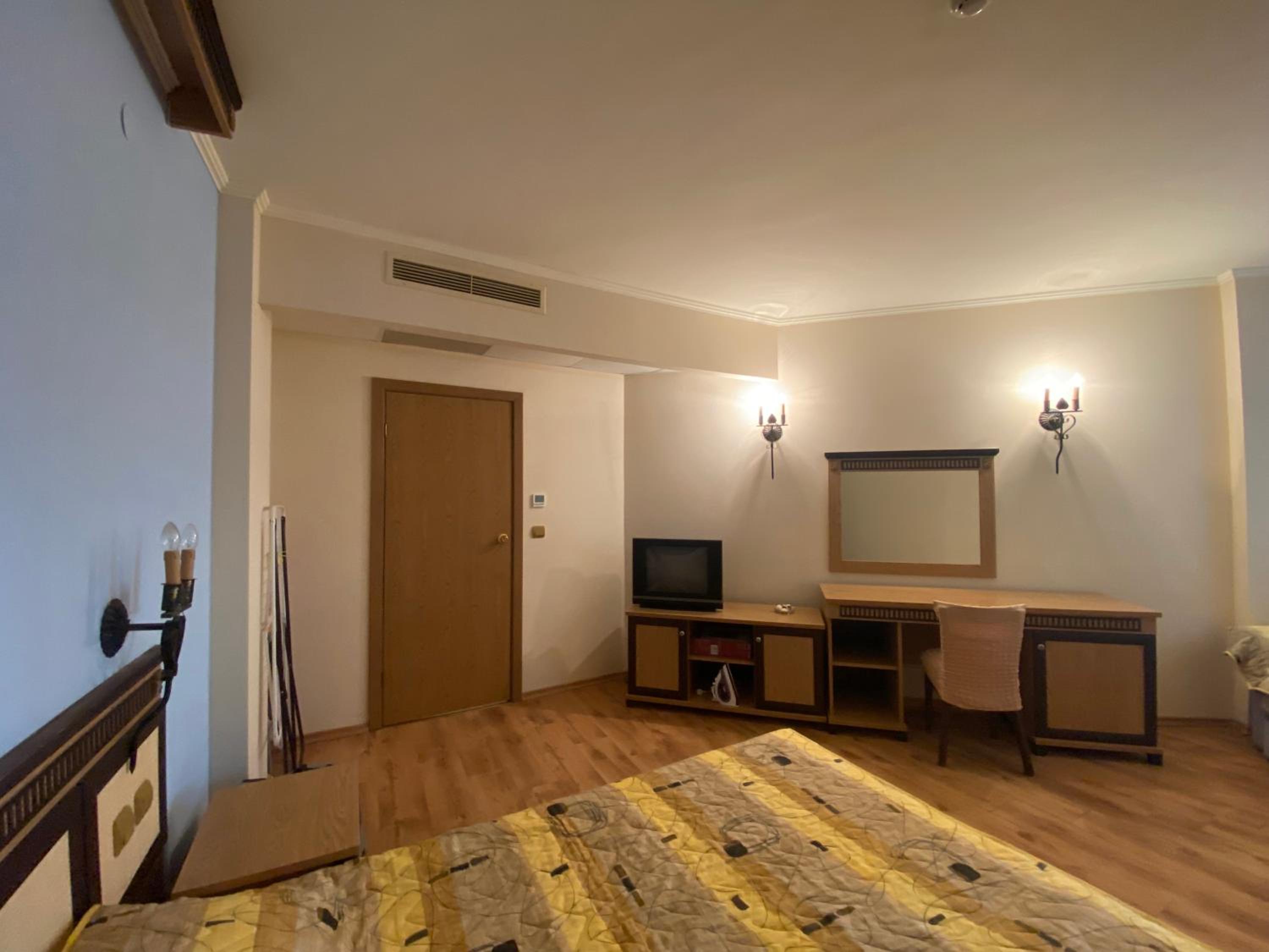 ATRIUM 402 Elenite One Bedroom Apartment