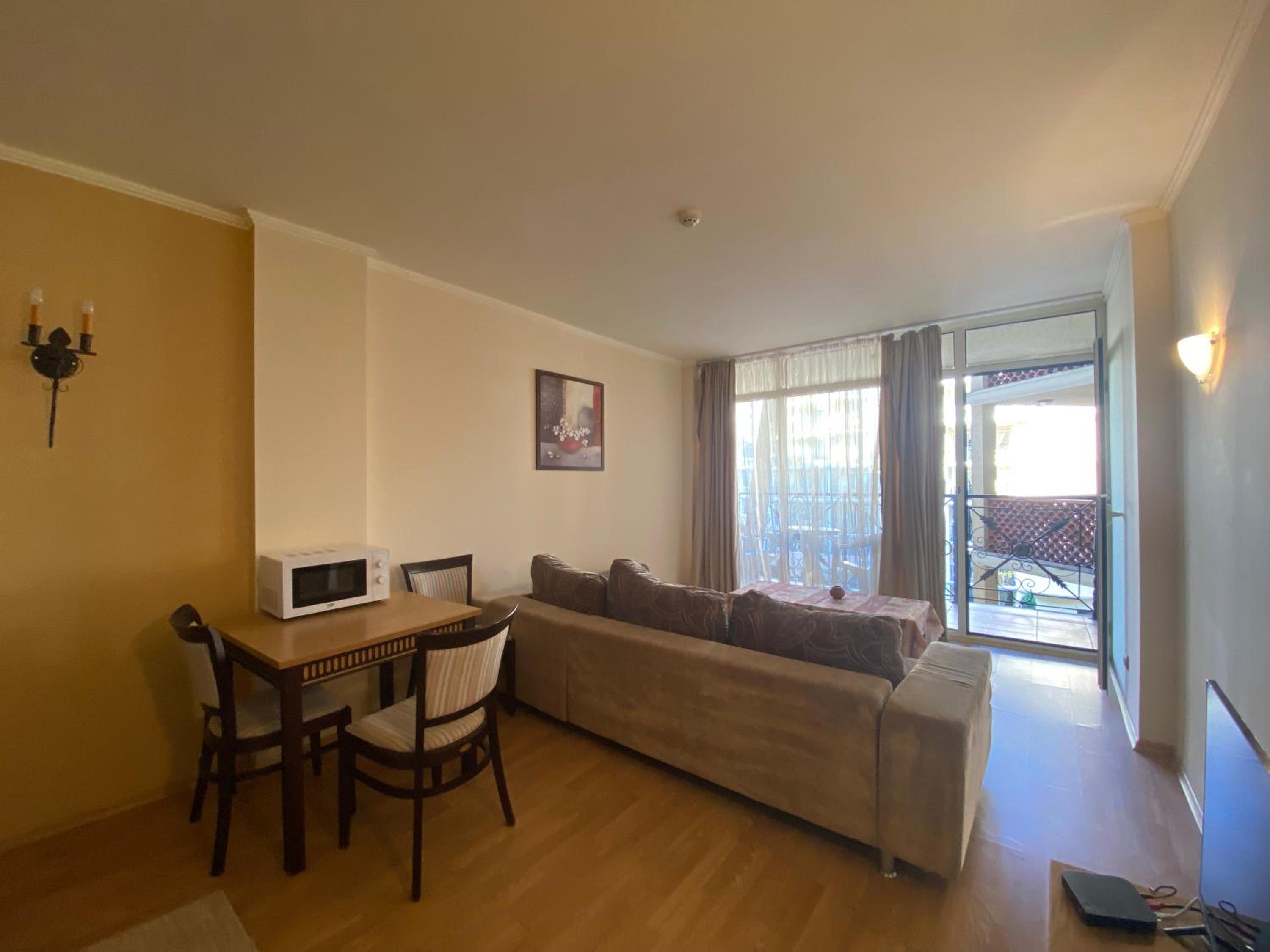 ATRIUM 402 Elenite One Bedroom Apartment