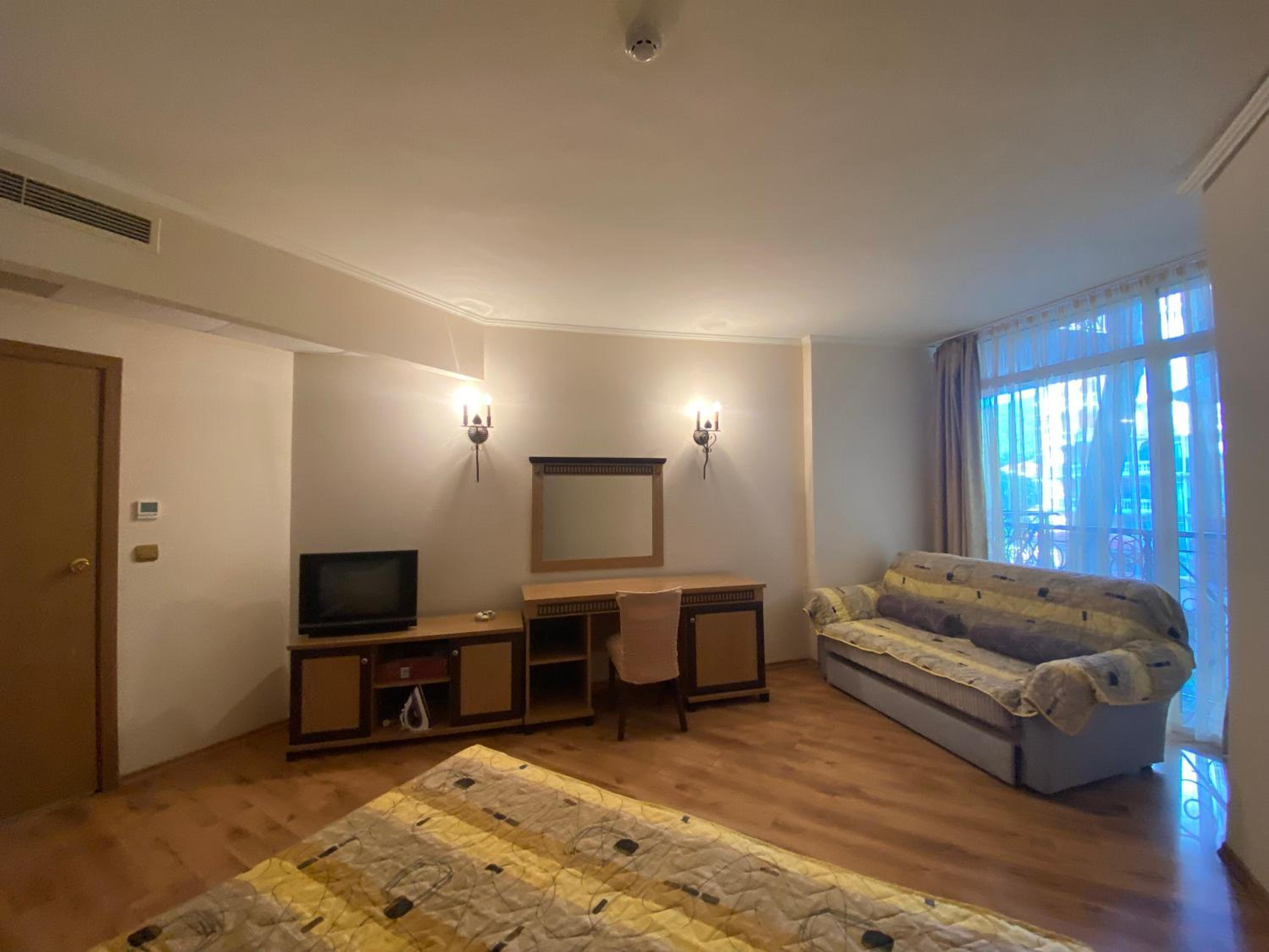 ATRIUM 402 Elenite One Bedroom Apartment