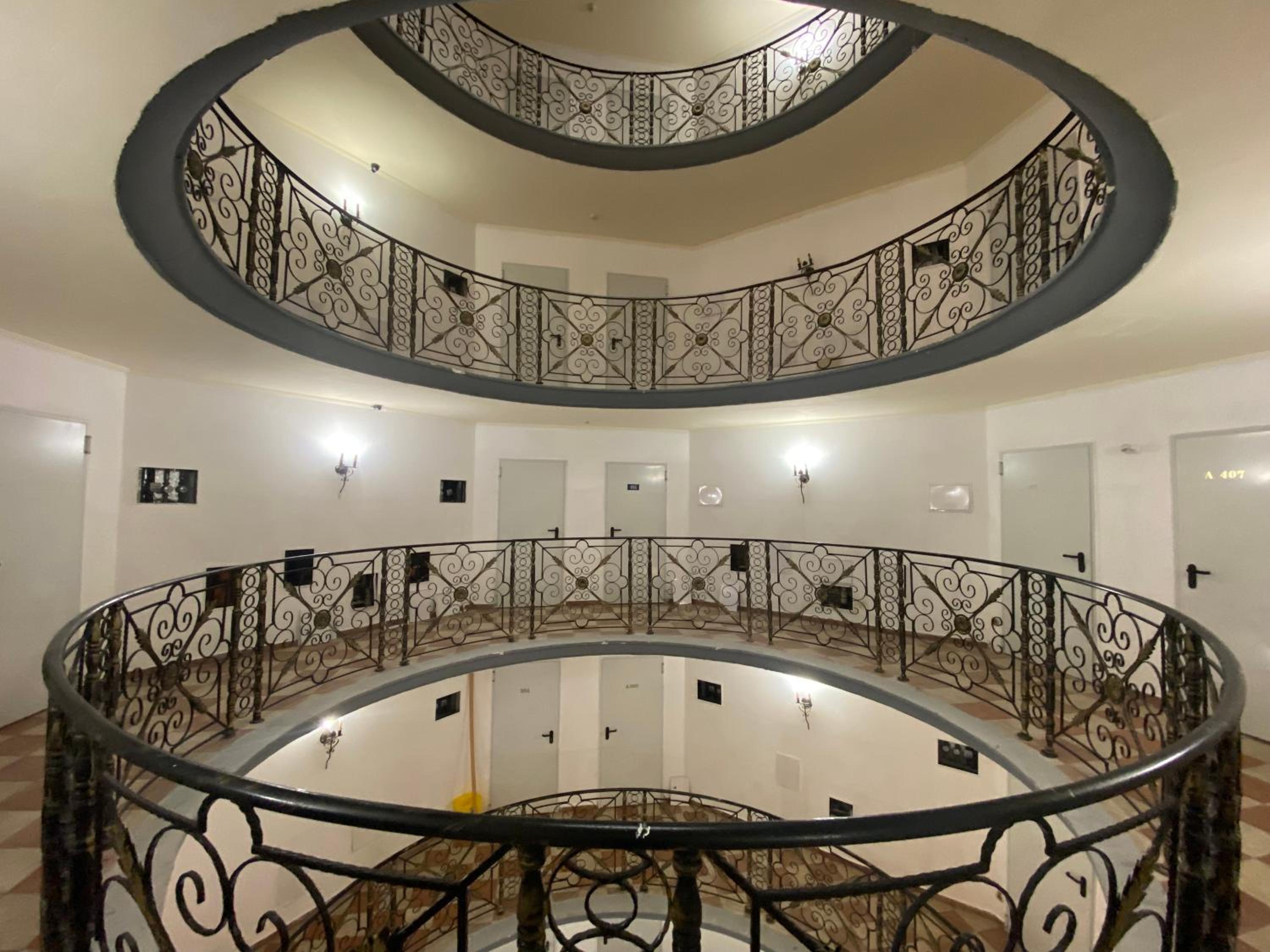 ATRIUM 402 Elenite One Bedroom Apartment