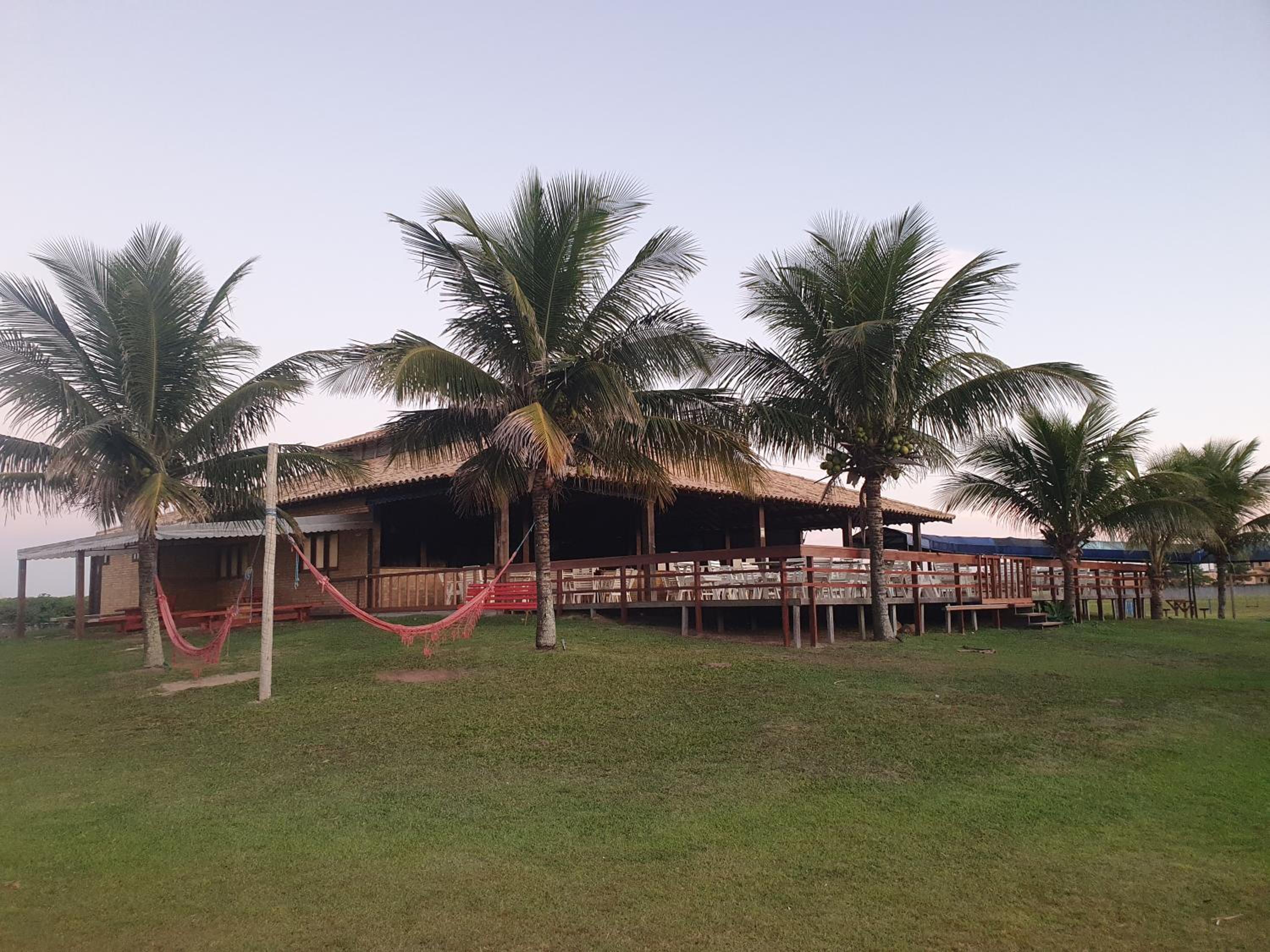 Casarão de frente para a lagoa de Praia Seca