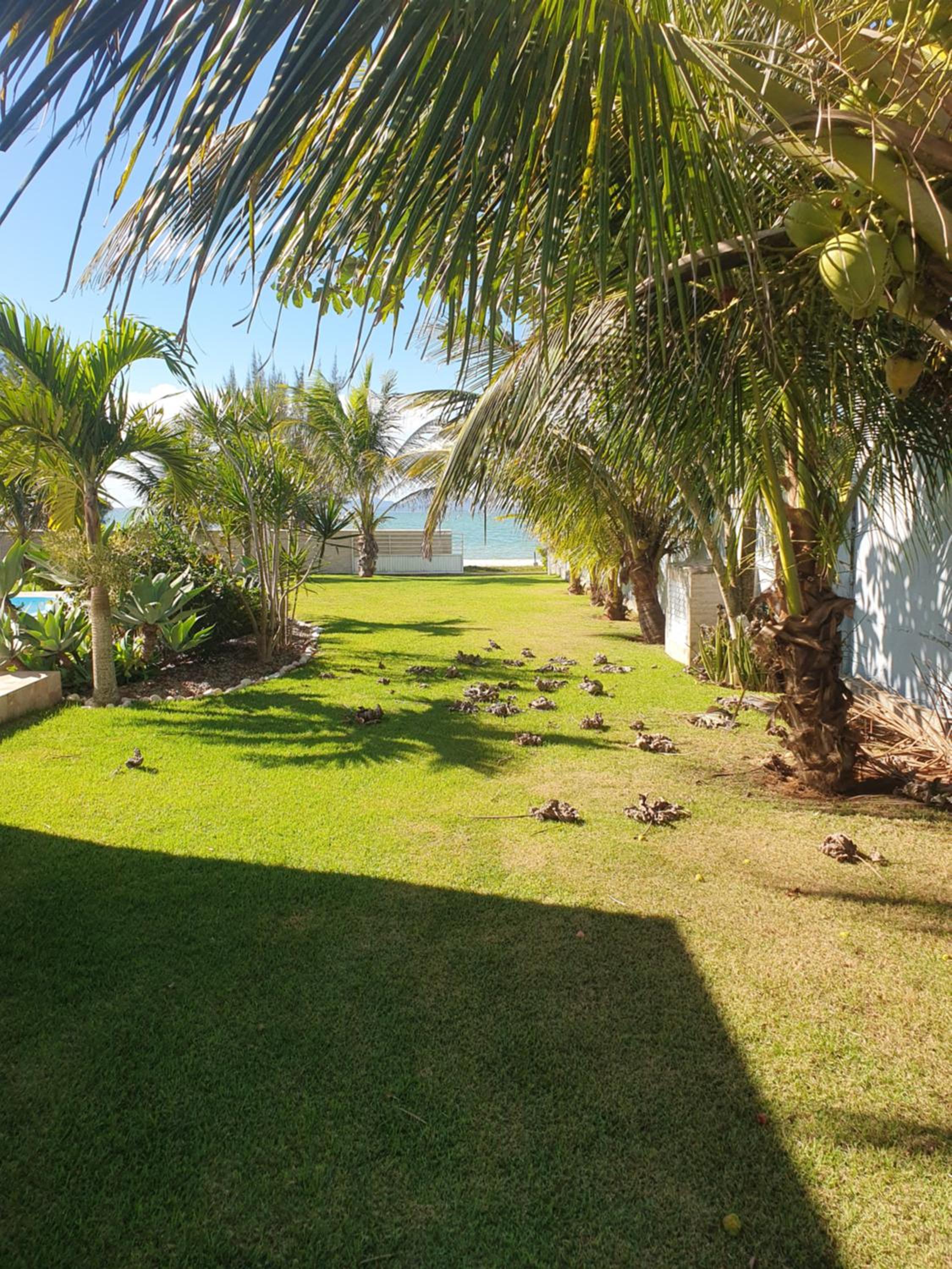 Casarão de frente para a lagoa de Praia Seca