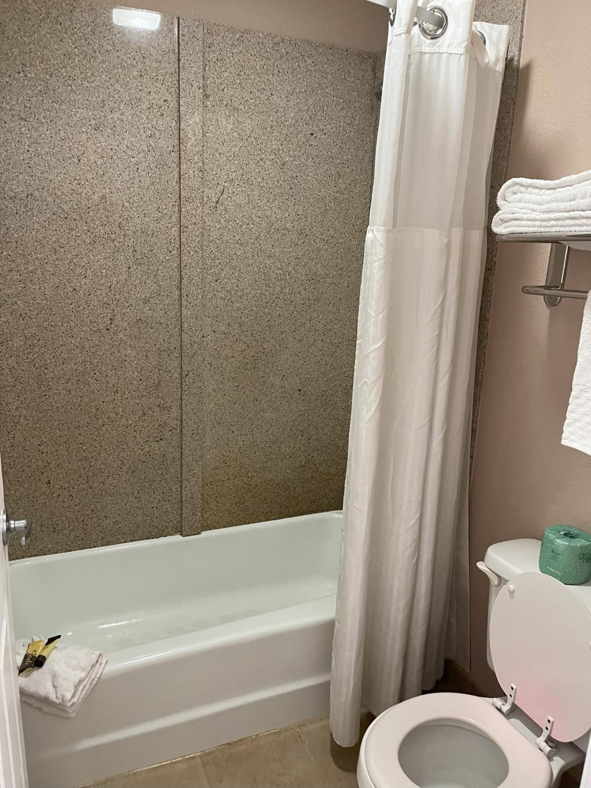 Pinetree Inn, Billede 20