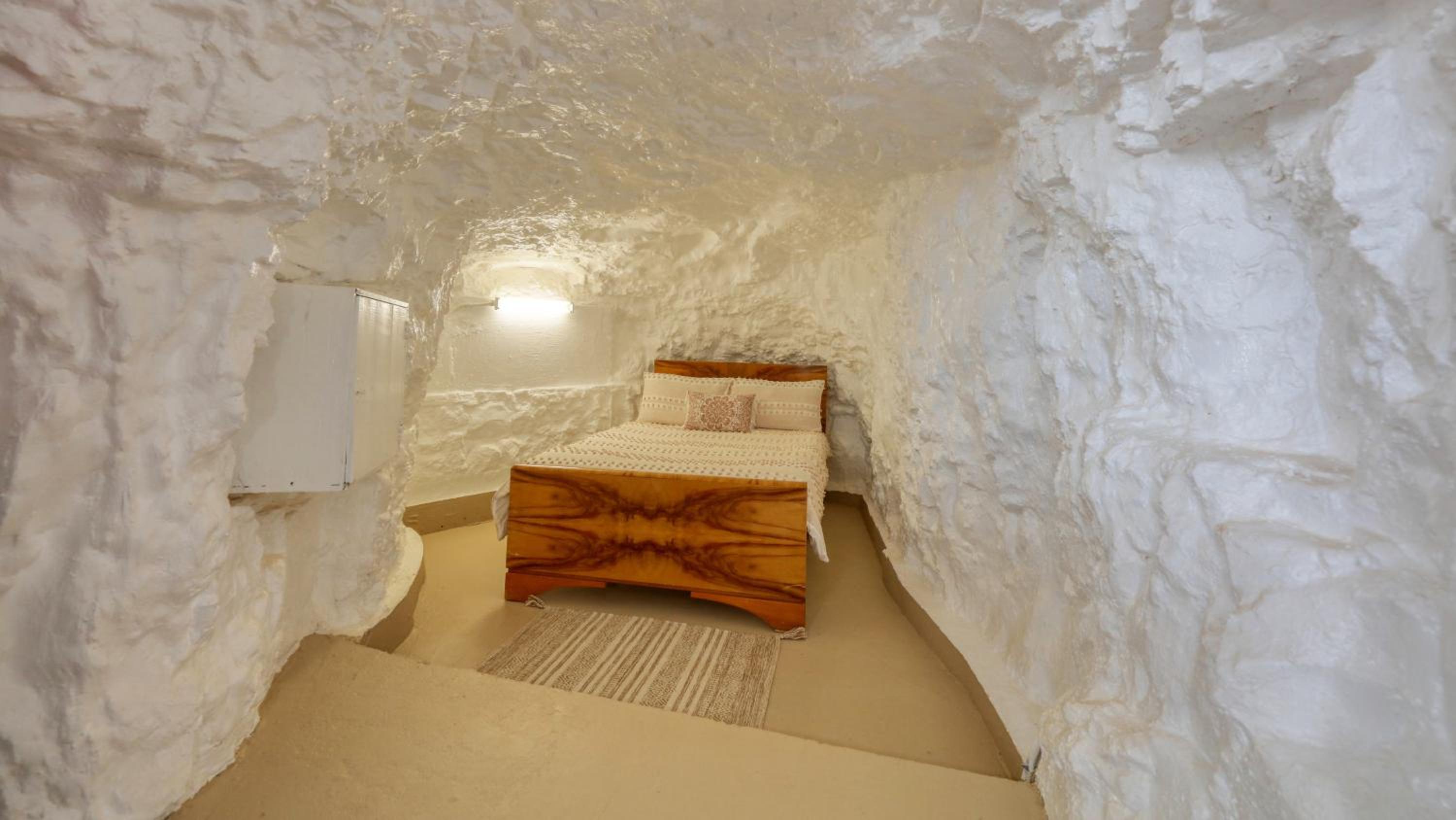 Desert Hideaway - White Cliffs