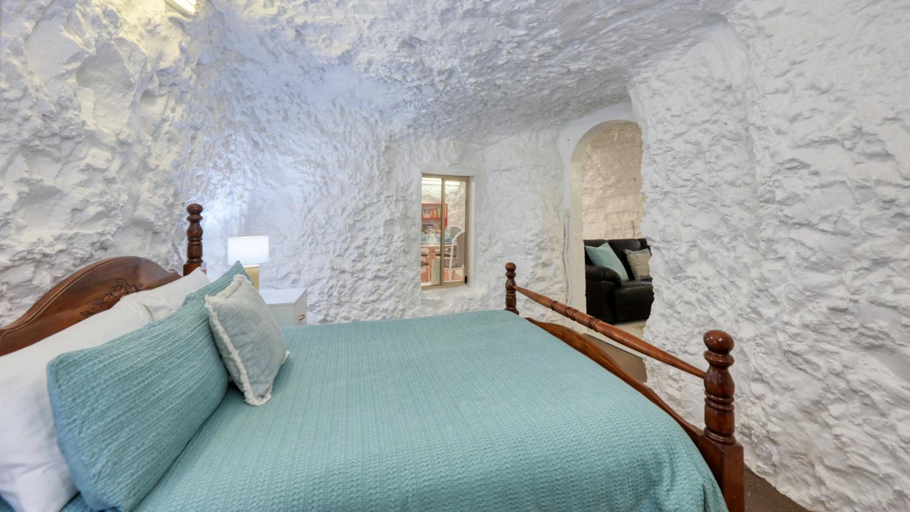 Desert Hideaway - White Cliffs