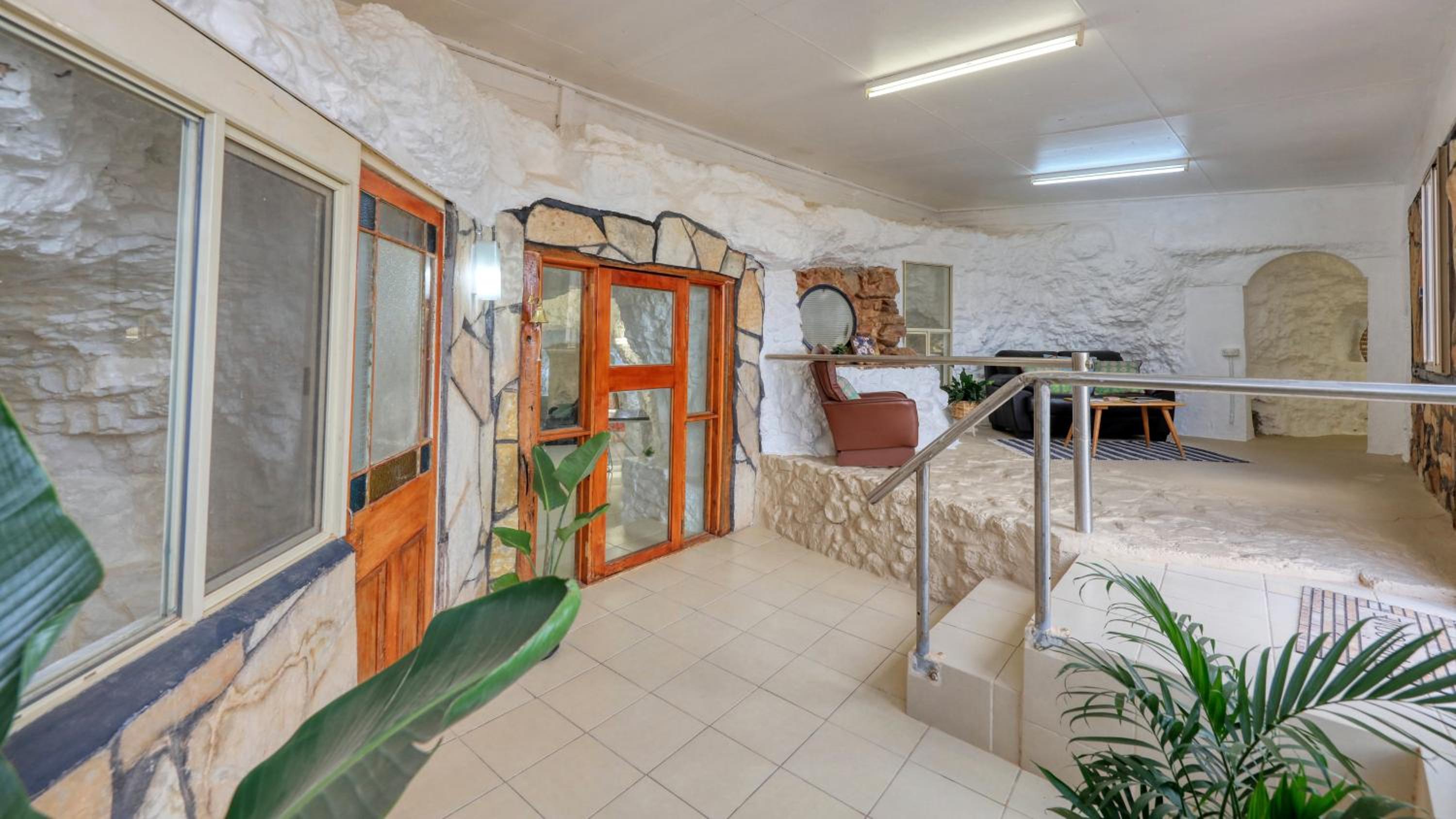 Desert Hideaway - White Cliffs