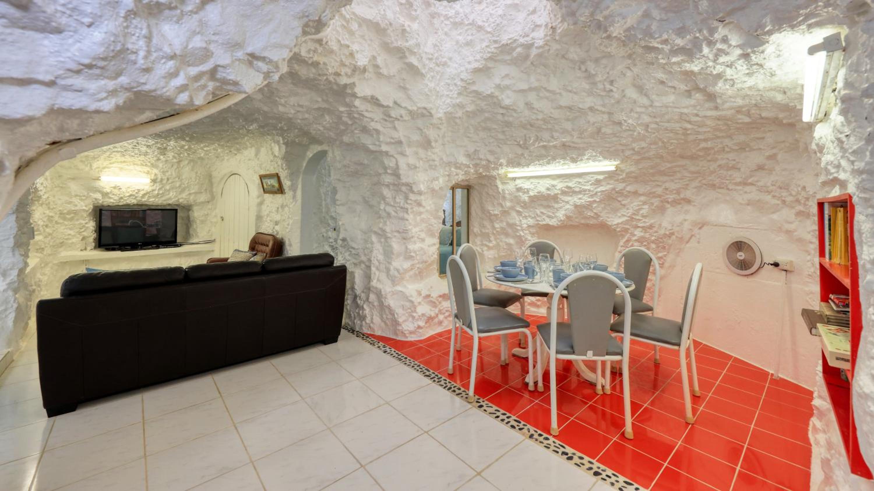 Desert Hideaway - White Cliffs
