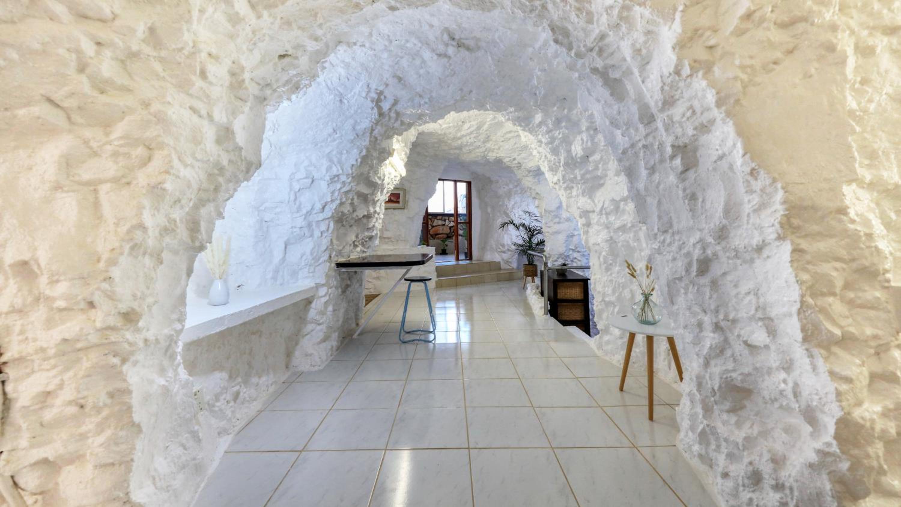 Desert Hideaway - White Cliffs