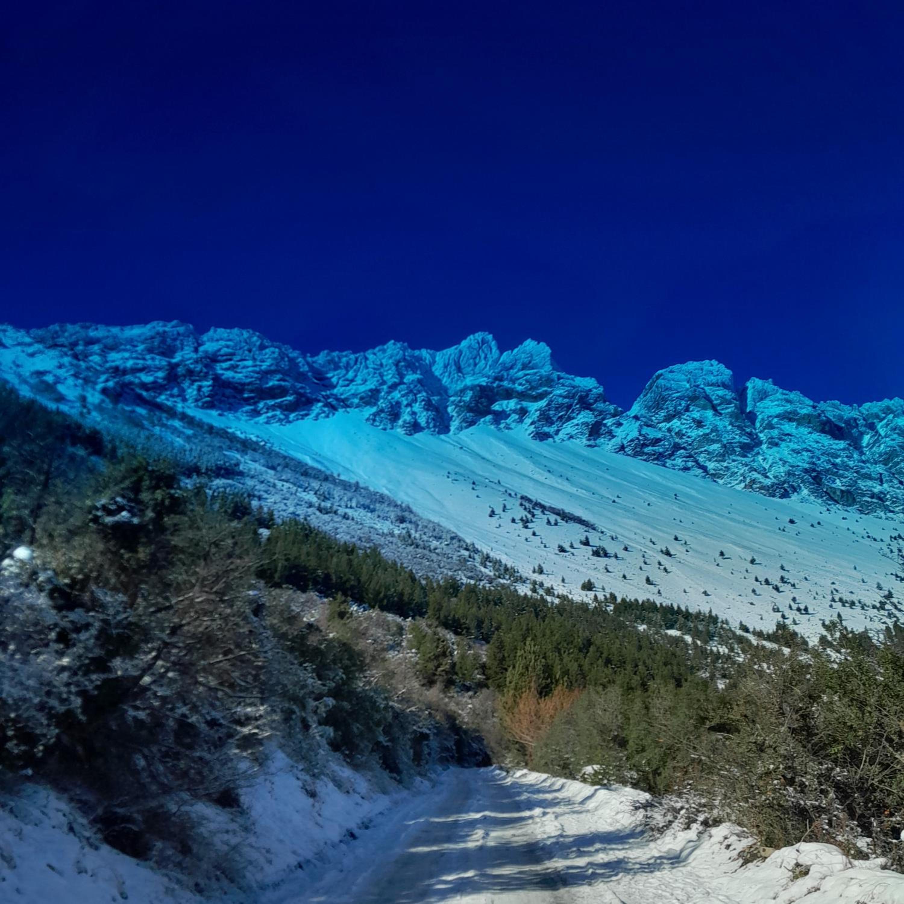 ROCA AZUL